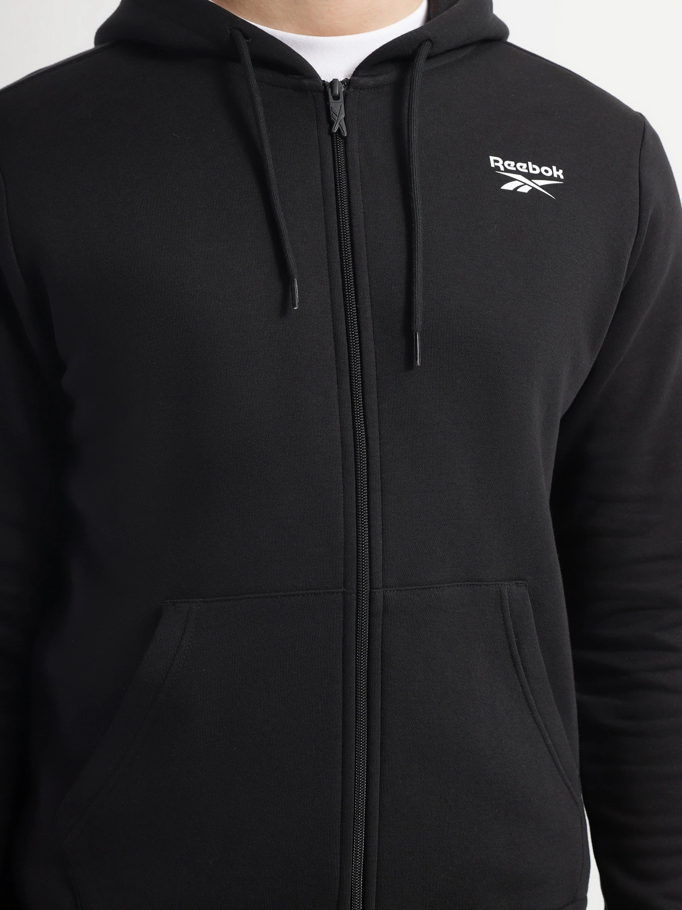 Худи и свитшоты Reebok Ri Left Chest Logo модель HG4450 Худи и свитшоты Reebok Ri Left Chest Logo модель HG4450 Фото