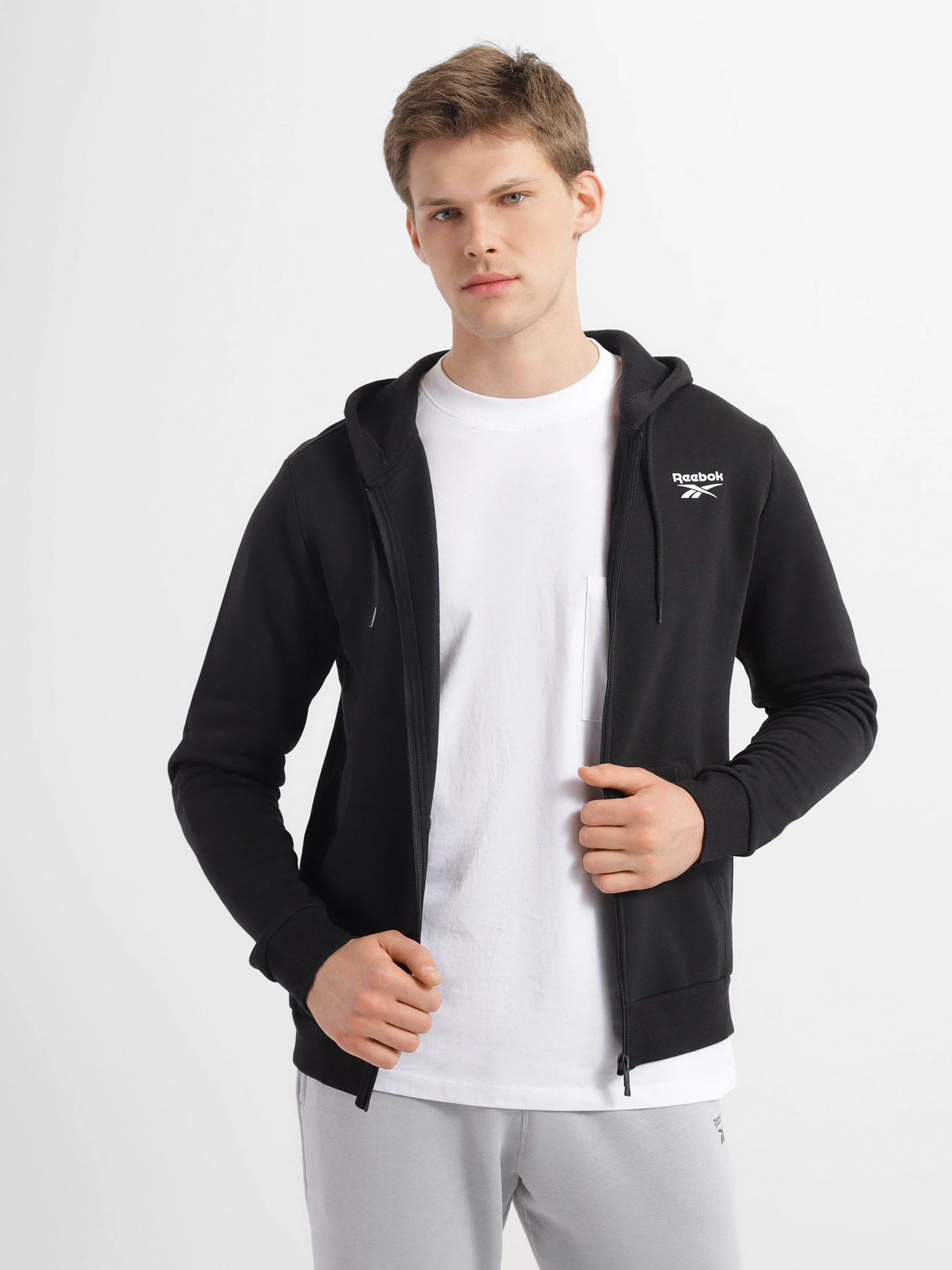 Худи и свитшоты Reebok Ri Left Chest Logo модель HG4450 Худи и свитшоты Reebok Ri Left Chest Logo модель HG4450 Фото
