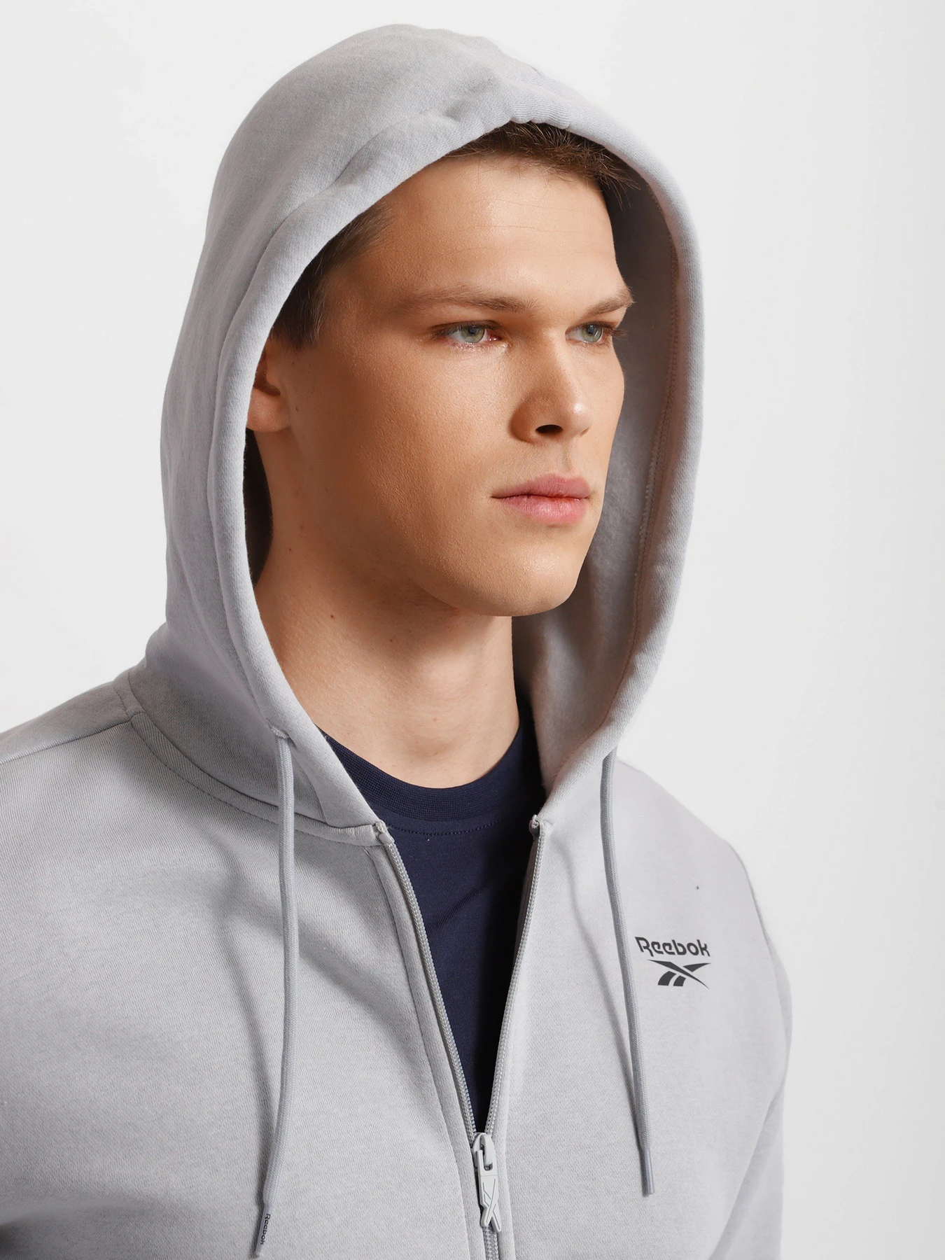 Худи и свитшоты Reebok Ri Left Chest Logo модель HG4451 Худи и свитшоты Reebok Ri Left Chest Logo модель HG4451 Фото