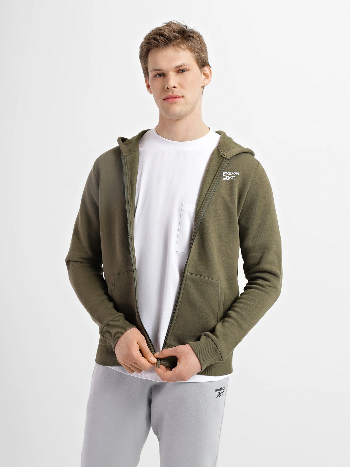 Худи и свитшоты Reebok Ri Left Chest Logo модель HG4452 Худи и свитшоты Reebok Ri Left Chest Logo модель HG4452 Фото