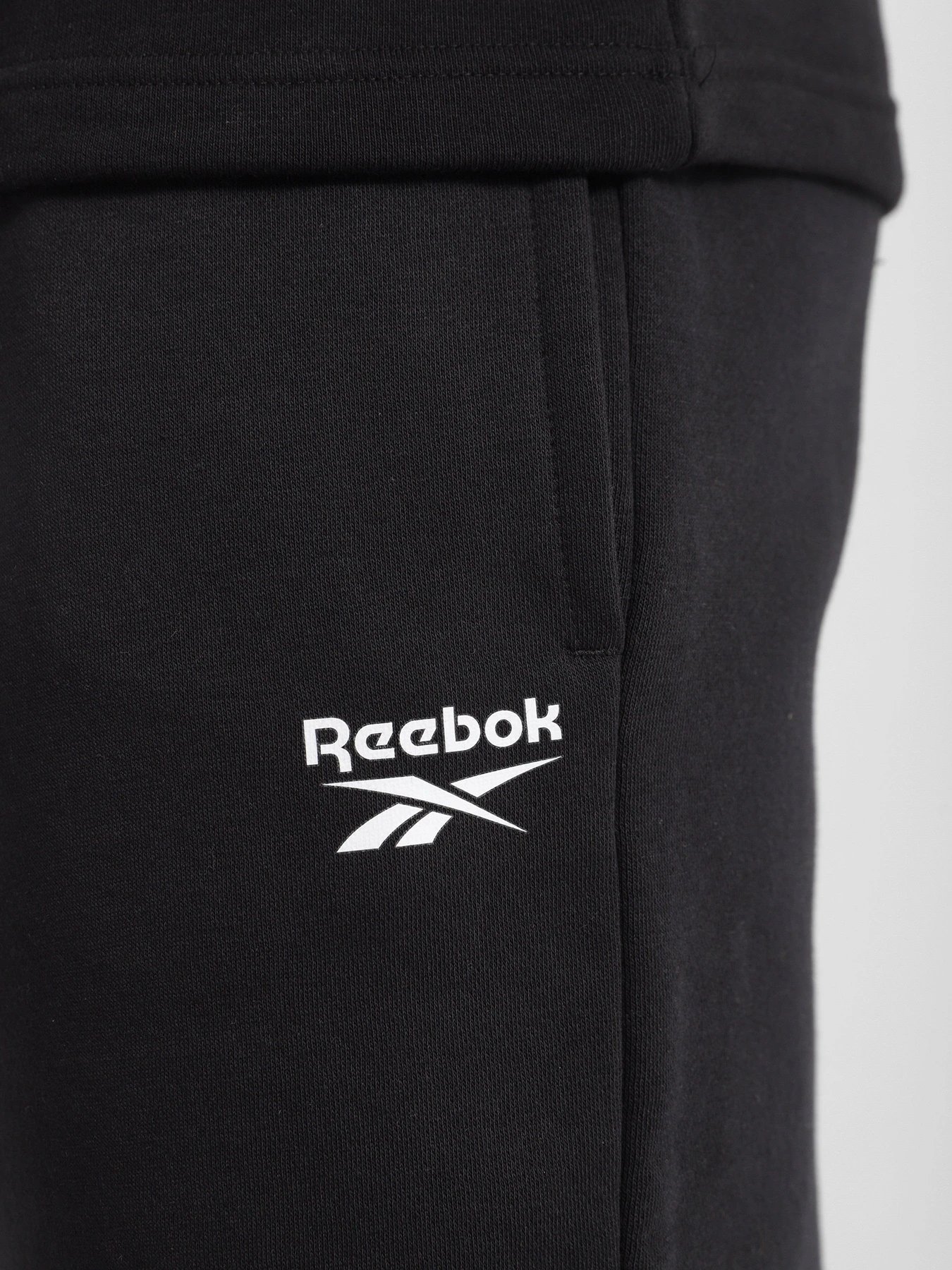 Шорты Reebok Ri Left Logo Sh модель HG4453 Шорты Reebok Ri Left Logo Sh модель HG4453 Фото