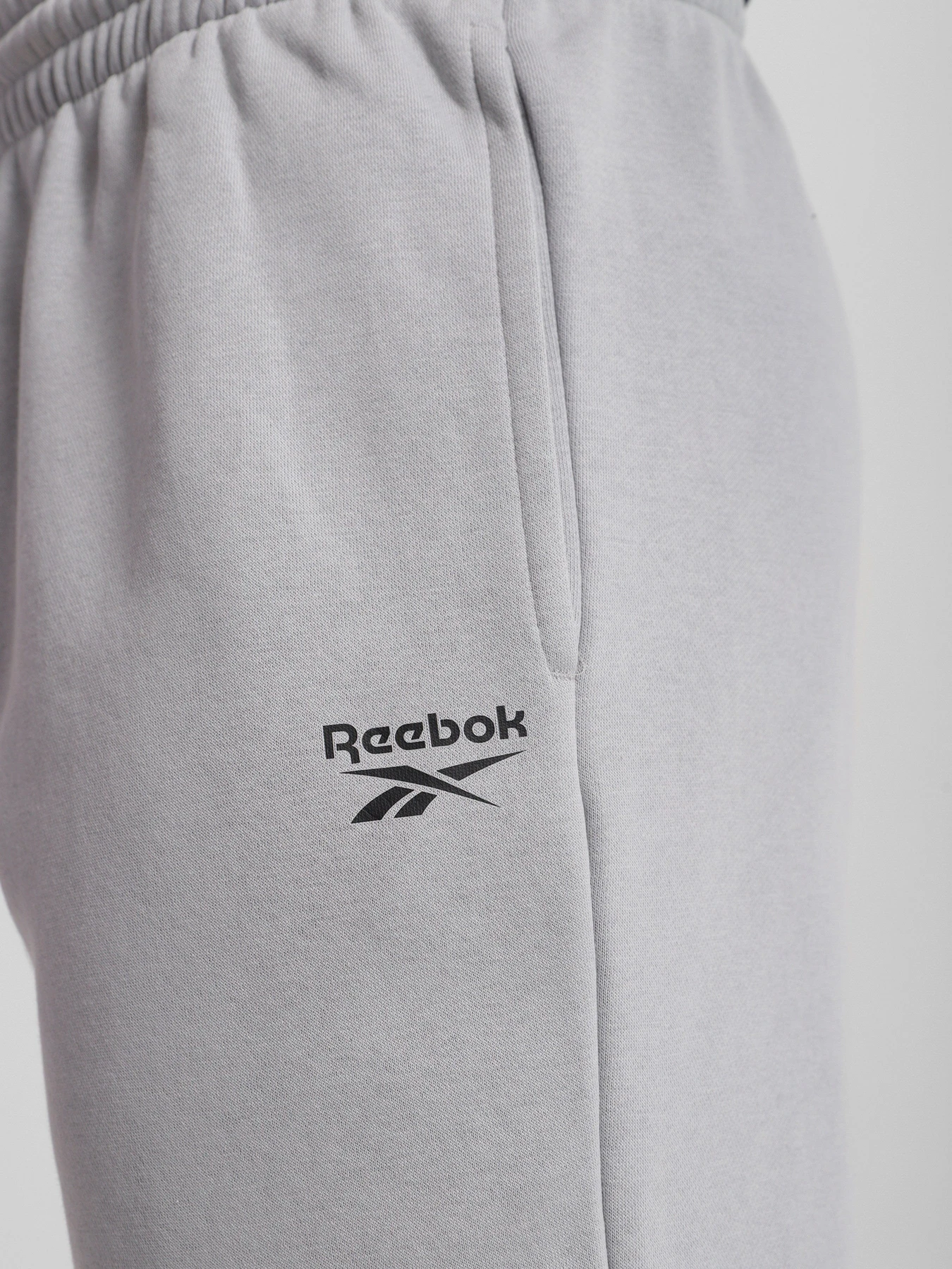 Шорти Reebok Ri Left Leg Logo Sh модель HG4454 Шорти Reebok Ri Left Leg Logo Sh модель HG4454 Фото