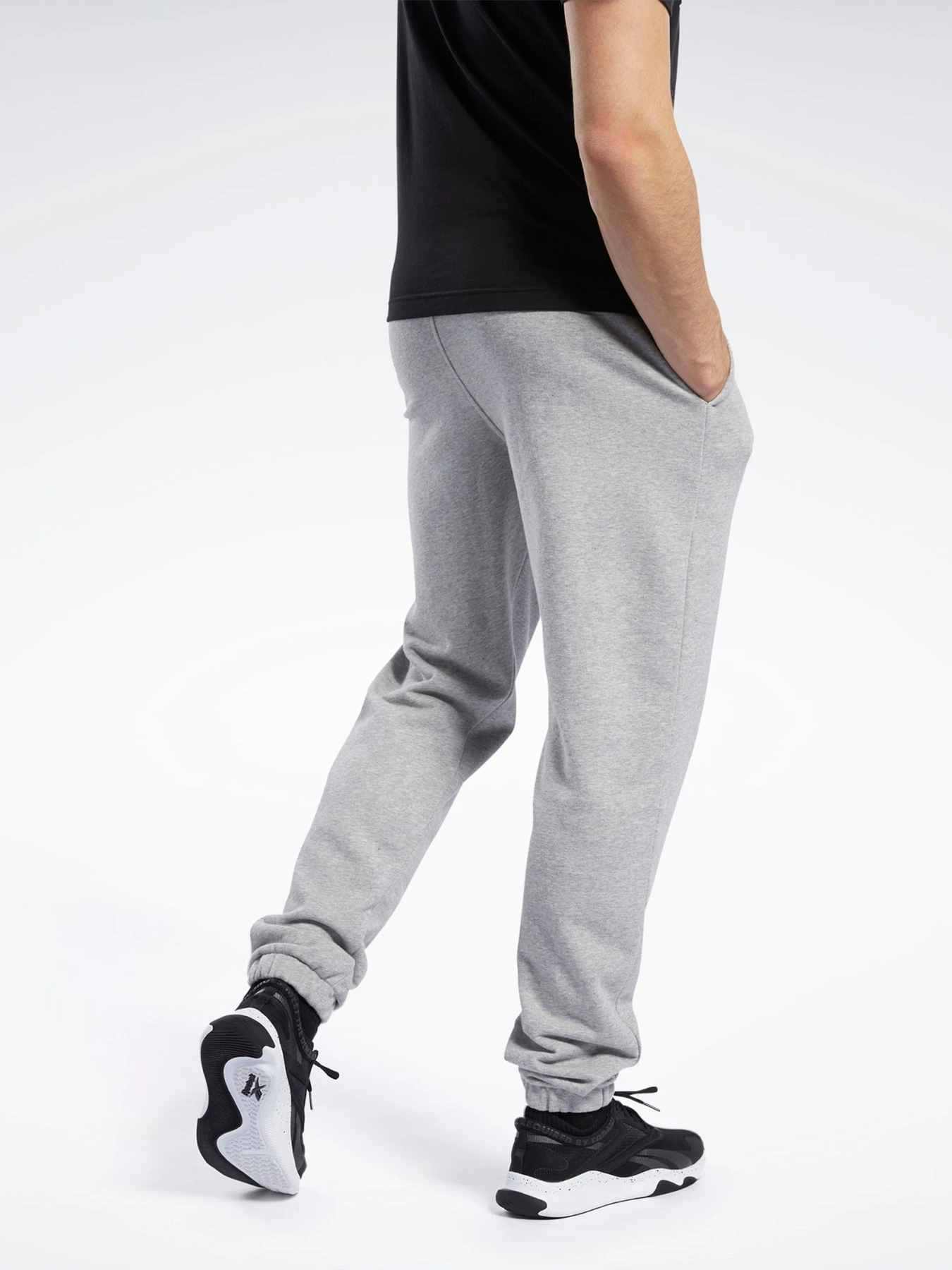 Штани Reebok Training Essentials модель FJ4682 Штани Reebok Training Essentials модель FJ4682 Фото