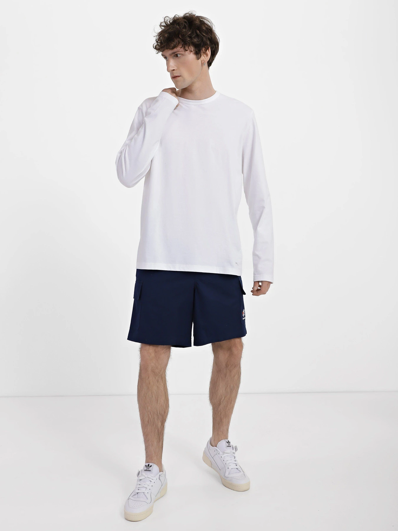 Шорти Reebok Classics модель EJ8780 Шорти Reebok Classics модель EJ8780 Фото