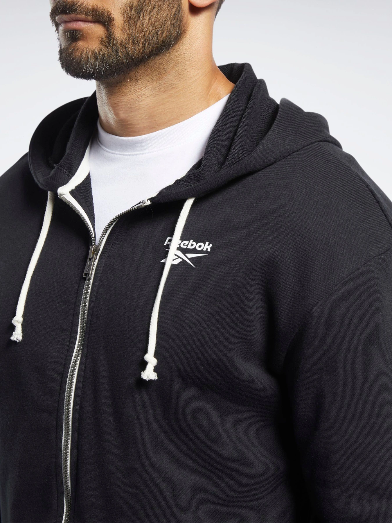Худи и свитшоты Reebok Essentials модель FJ4683 Худи и свитшоты Reebok Essentials модель FJ4683 Фото