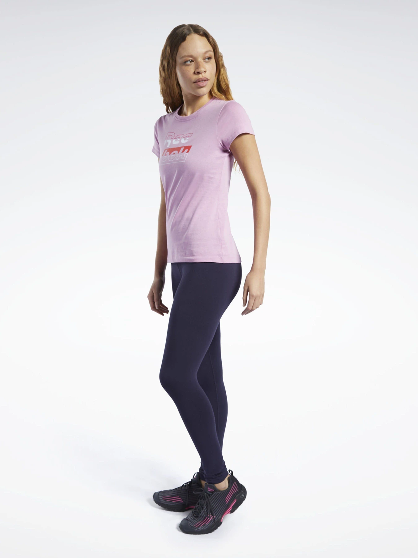 Футболки и поло Reebok Essentials Graphic модель FK6740 Футболки и поло Reebok Essentials Graphic модель FK6740 Фото