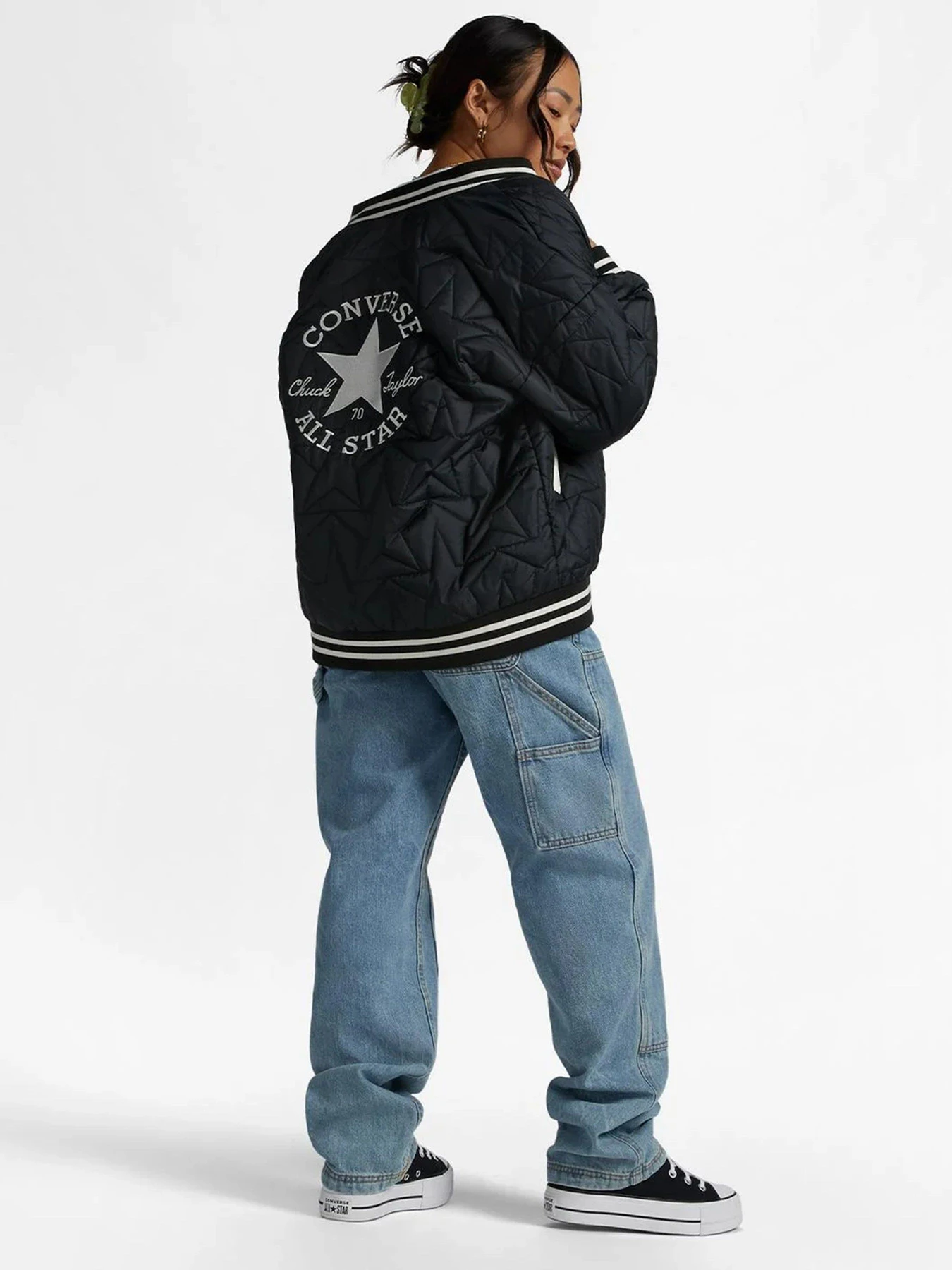 Куртки и дубленки CONVERSE Classic Fit Wearers Left Star Chev Emb Fleece модель 10025223-001 Куртки и дубленки CONVERSE Classic Fit Wearers Left Star Chev Emb Fleece модель 10025223-001 Фото