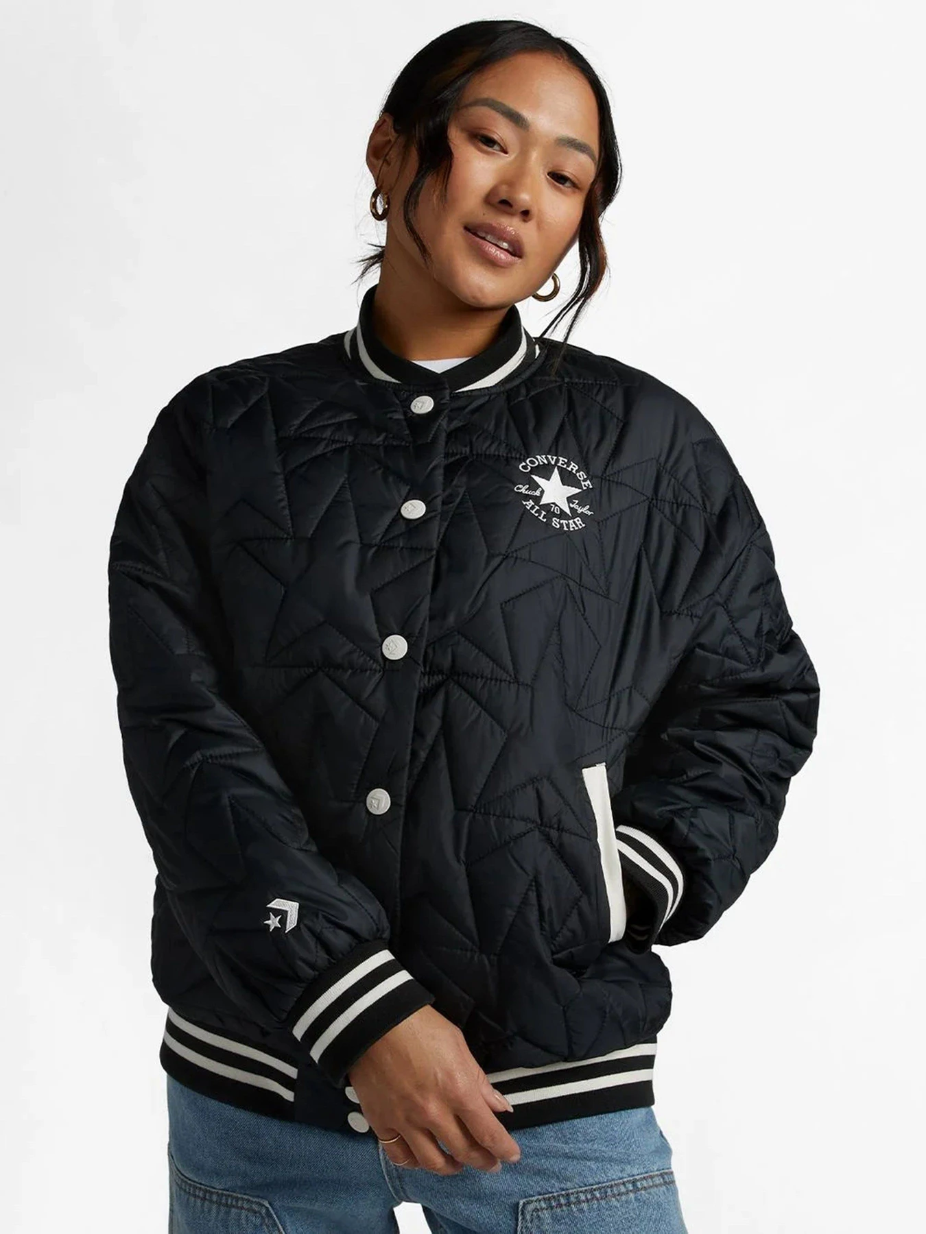 Куртки и дубленки CONVERSE Classic Fit Wearers Left Star Chev Emb Fleece модель 10025223-001 Куртки и дубленки CONVERSE Classic Fit Wearers Left Star Chev Emb Fleece модель 10025223-001 Фото