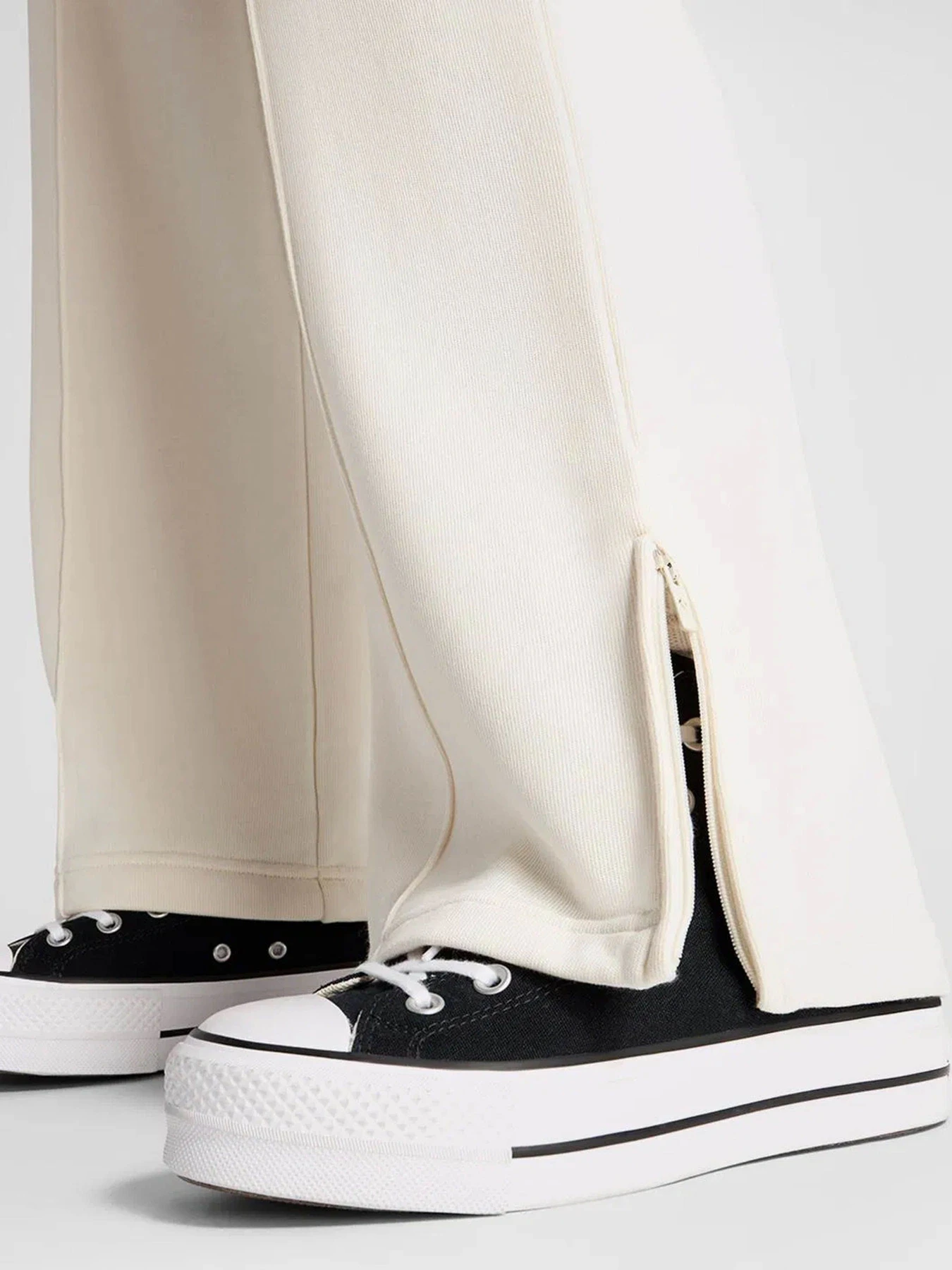 Штани CONVERSE HERITAGE TRACK модель 10026779-286 Штани CONVERSE HERITAGE TRACK модель 10026779-286 Фото