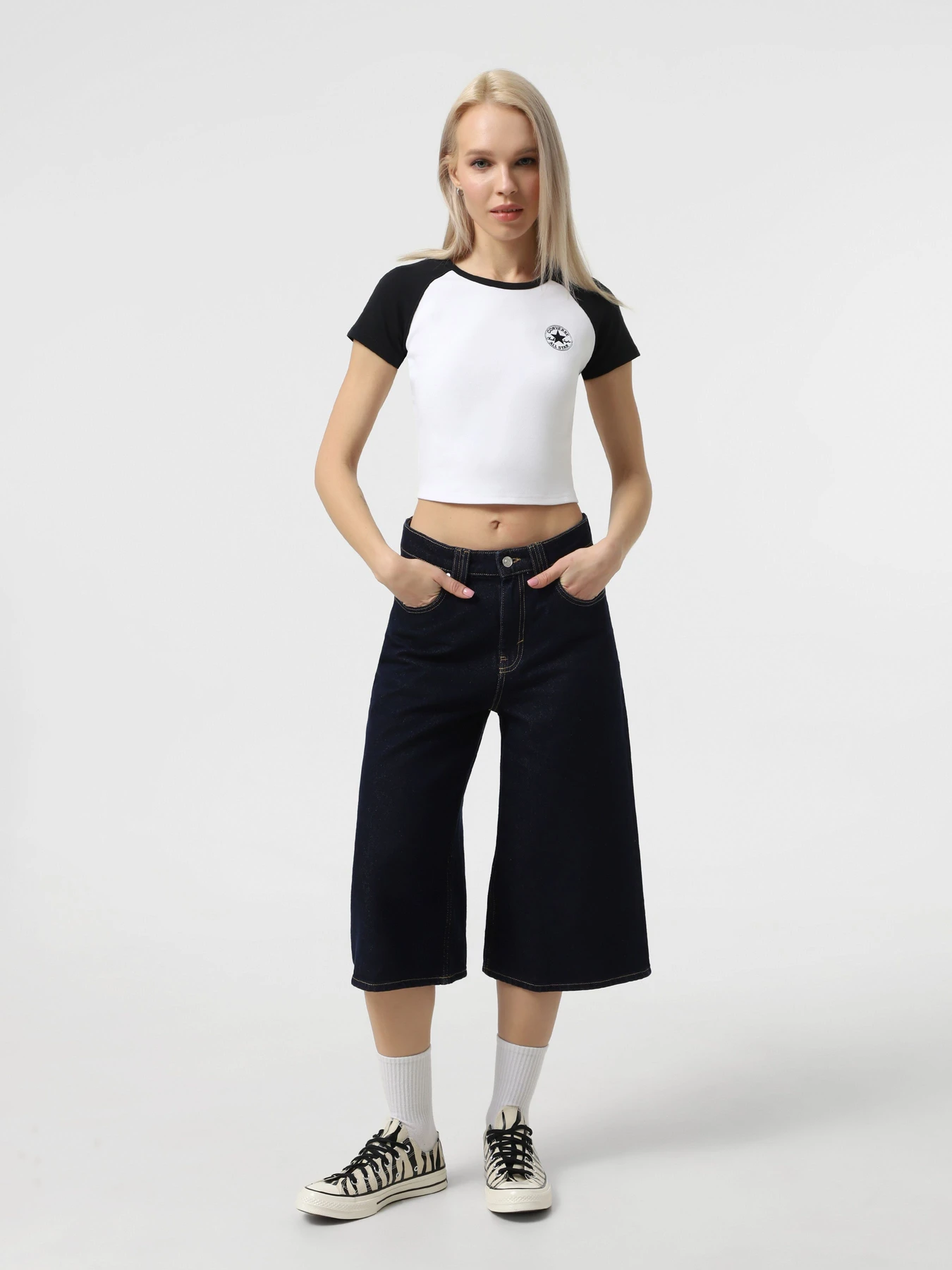 Футболки і поло CONVERSE CHUCK PATCH COLORBLOCK модель 10027396-001 Футболки і поло CONVERSE CHUCK PATCH COLORBLOCK модель 10027396-001 Фото