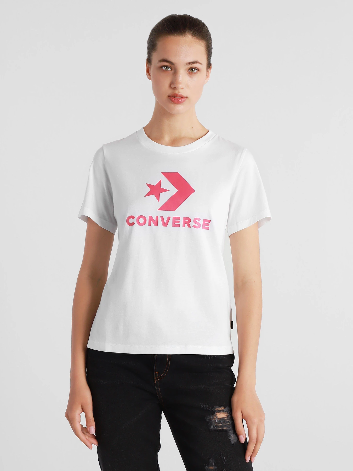 Футболки і поло CONVERSE Center Front Logo модель 10018569-101 Футболки і поло CONVERSE Center Front Logo модель 10018569-101 Фото
