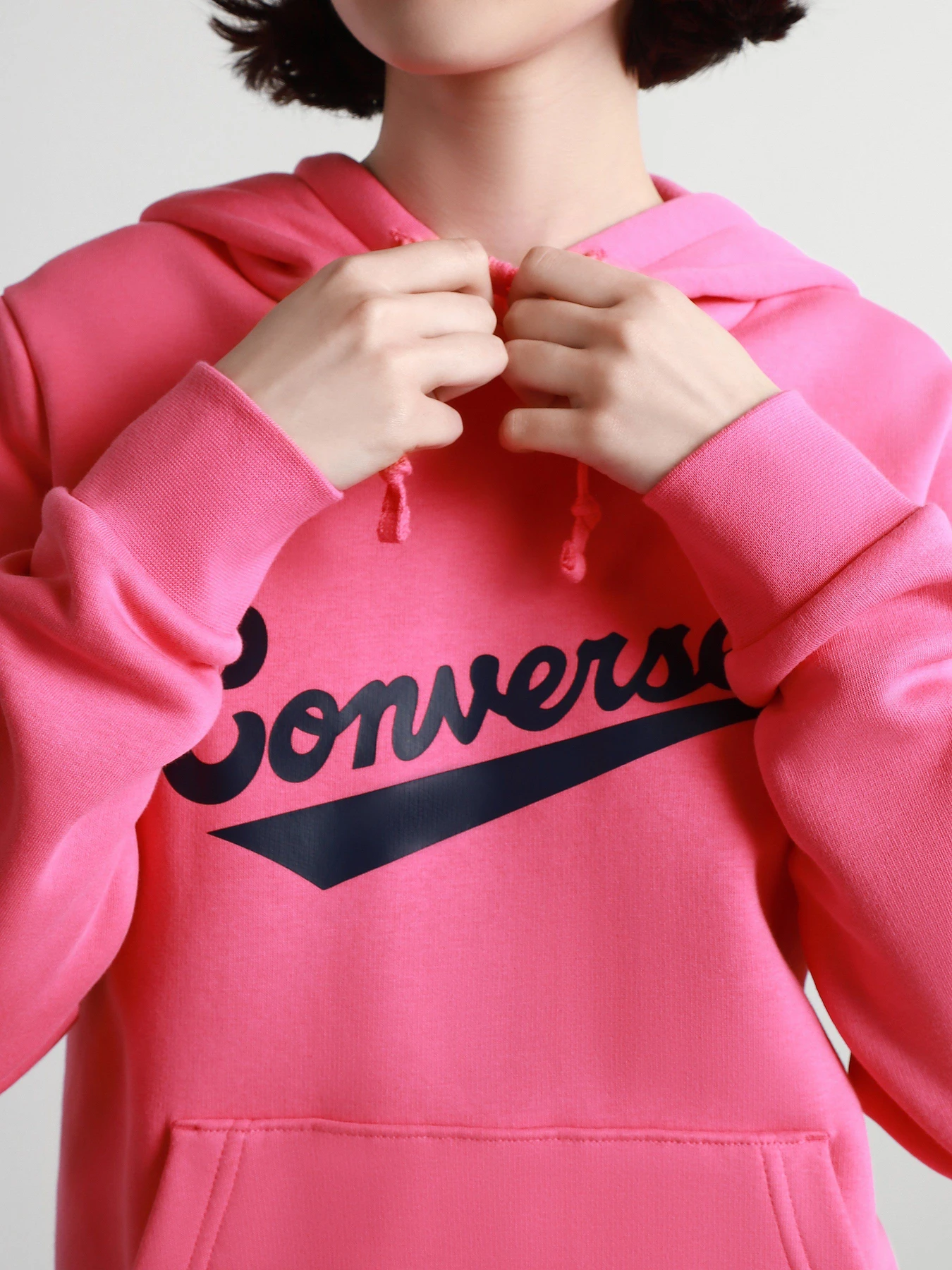 Худи и свитшоты CONVERSE Center Front Nova модель 10020375-661 Худи и свитшоты CONVERSE Center Front Nova модель 10020375-661 Фото