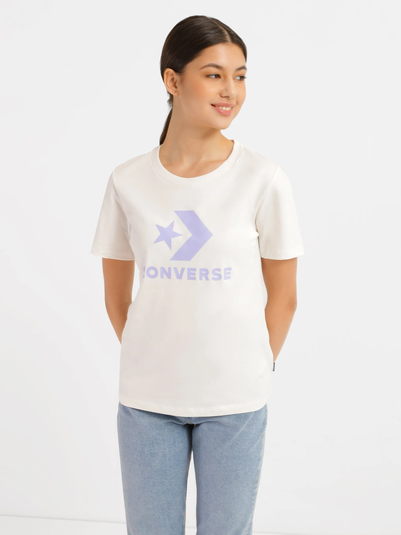 Футболки і поло CONVERSE Center Front Logo модель 10018569-103 Футболки і поло CONVERSE Center Front Logo модель 10018569-103 Фото