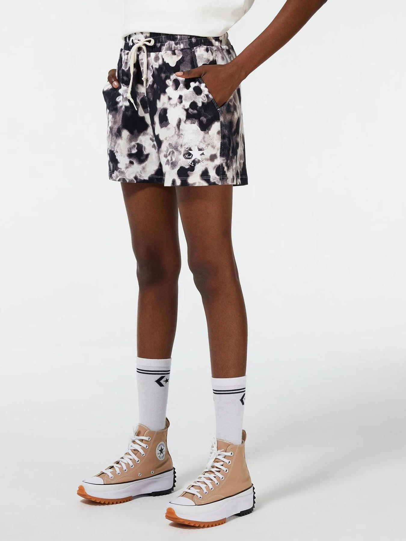 Шорты CONVERSE
Washed Floral Cotton модель 10023198-001 Шорты CONVERSE
Washed Floral Cotton модель 10023198-001 Фото