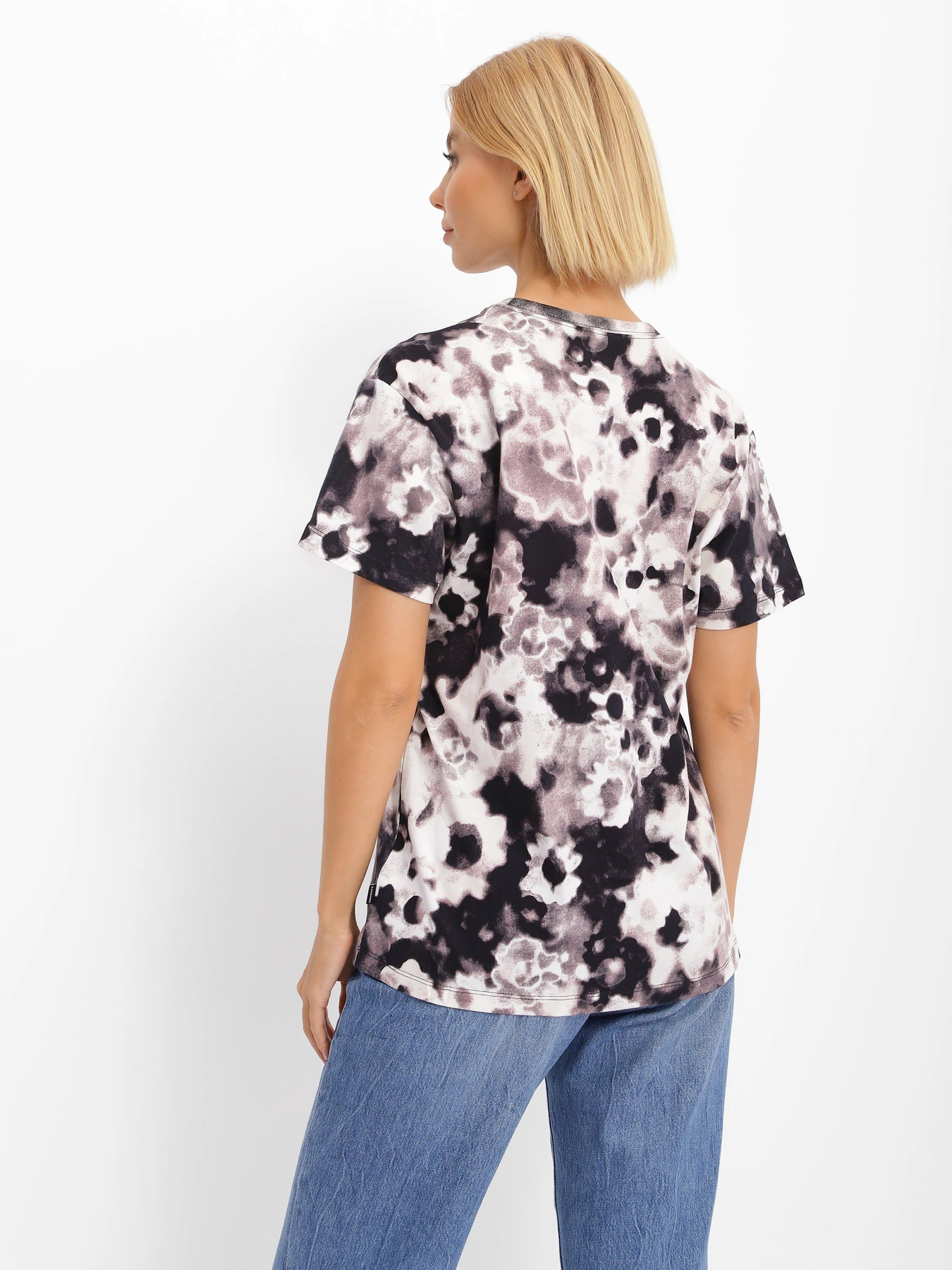 Футболки і поло CONVERSE Washed Floral Patch модель 10023208-001 Футболки і поло CONVERSE Washed Floral Patch модель 10023208-001 Фото