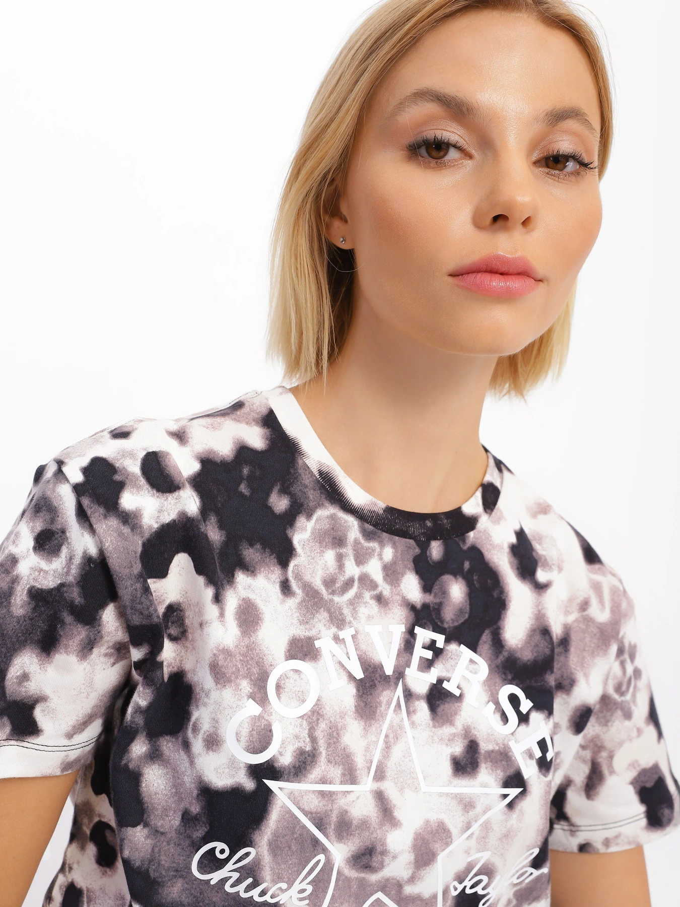 Футболки і поло CONVERSE Washed Floral Patch модель 10023208-001 Футболки і поло CONVERSE Washed Floral Patch модель 10023208-001 Фото