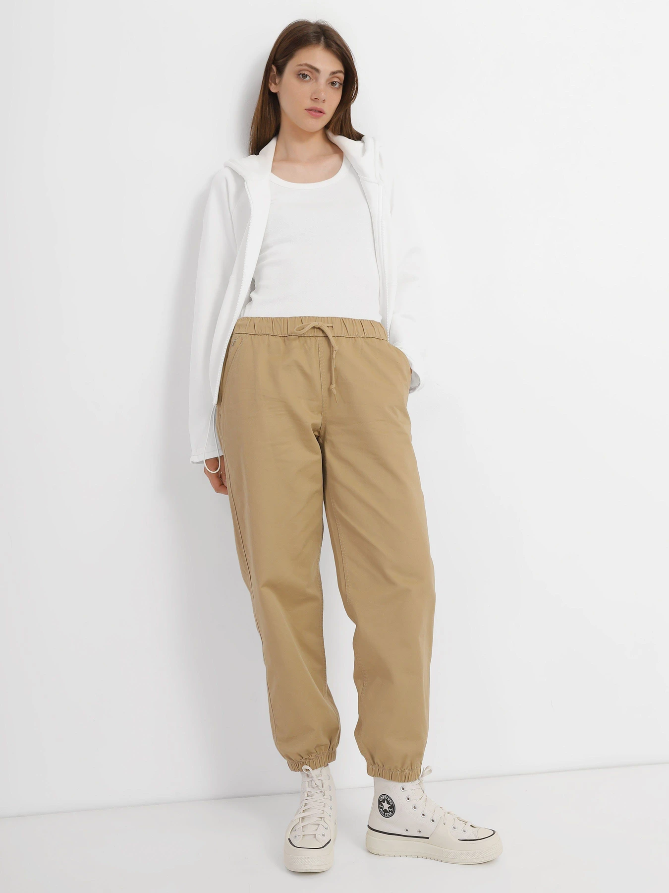 Брюки CONVERSE Commerical Jogger модель 10023687-244 Брюки CONVERSE Commerical Jogger модель 10023687-244 Фото