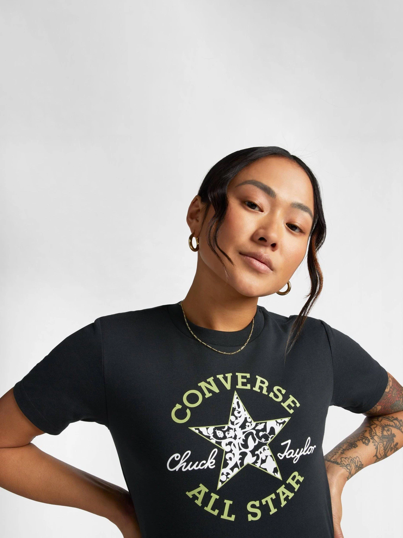 Футболки і поло CONVERSE Chuck Patch Infill модель 10025212-001 Футболки і поло CONVERSE Chuck Patch Infill модель 10025212-001 Фото