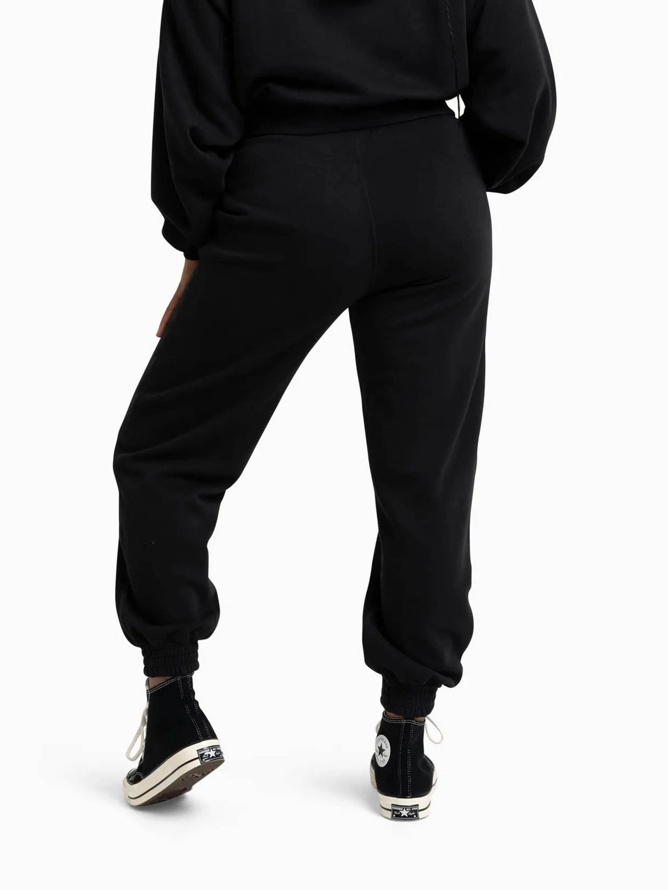 Штани CONVERSE Classic Fit Wearers Left Star Chev Emb Fleece модель 10025889-001 Штани CONVERSE Classic Fit Wearers Left Star Chev Emb Fleece модель 10025889-001 Фото