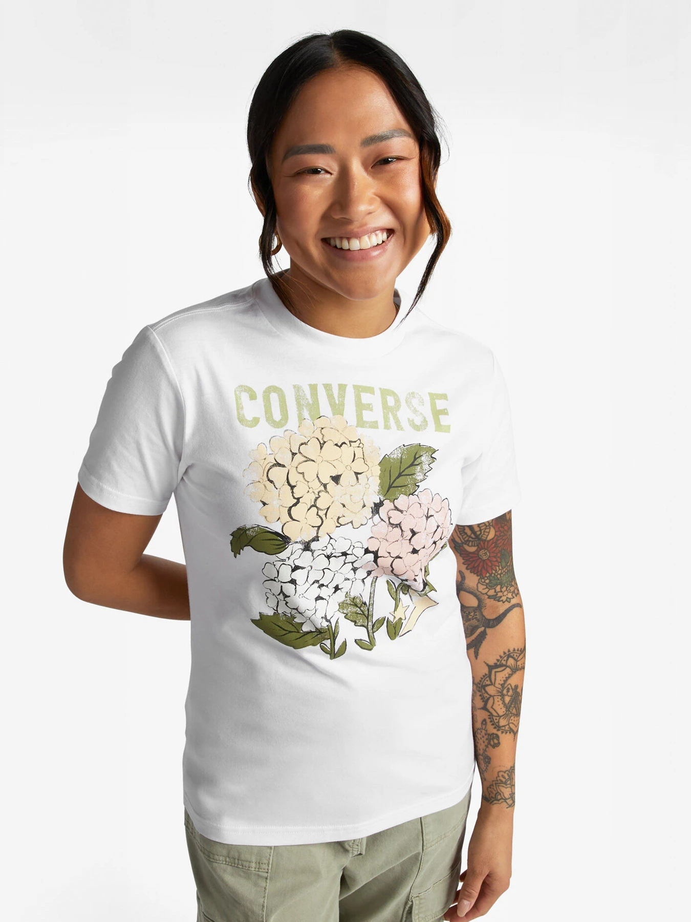 Футболки і поло CONVERSE Outdoor Floral Art модель 10025184-102 Футболки і поло CONVERSE Outdoor Floral Art модель 10025184-102 Фото
