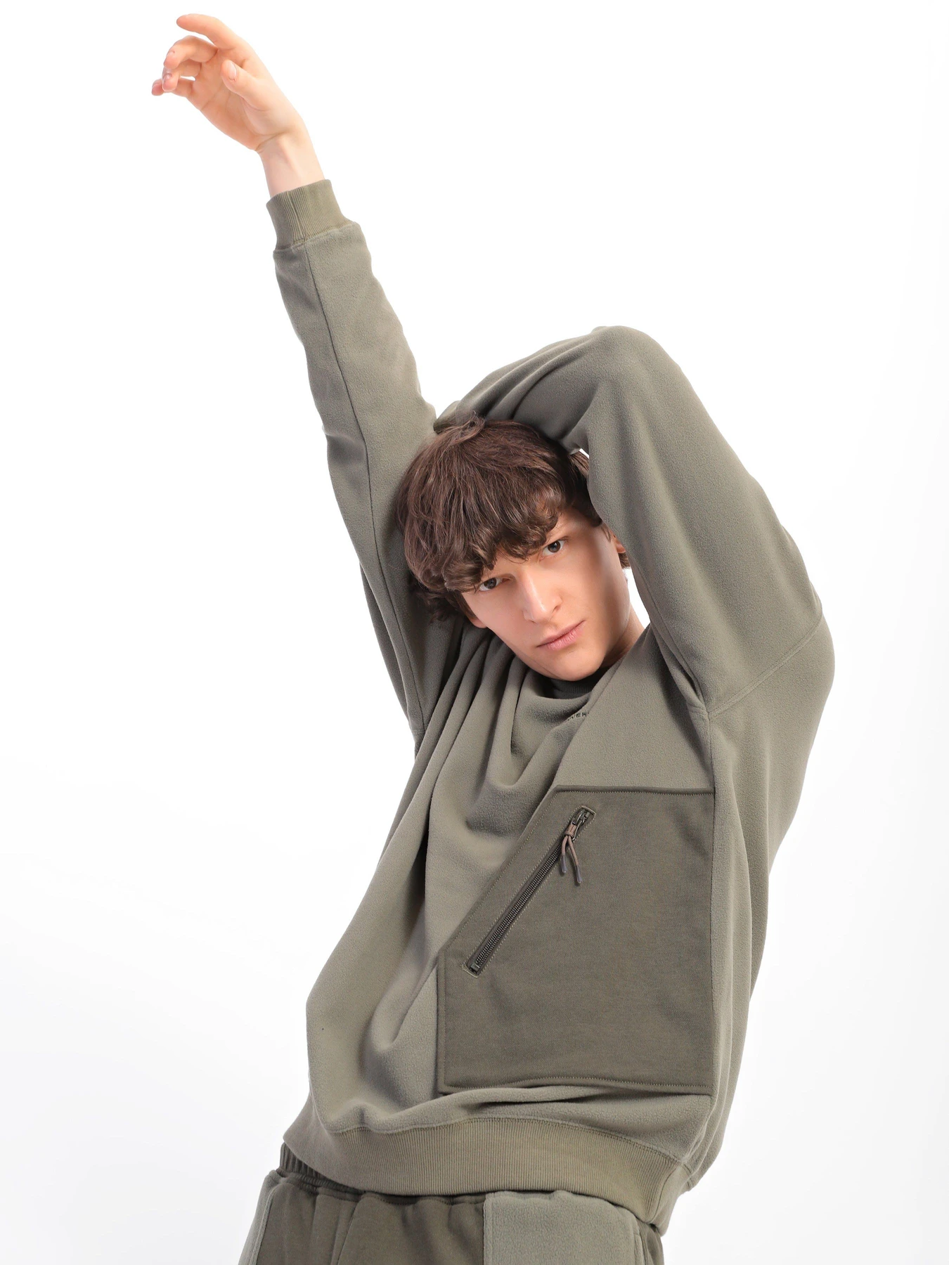 Худи и свитшоты CONVERSE Pocket Fleece Crew модель 10023764-306 Худи и свитшоты CONVERSE Pocket Fleece Crew модель 10023764-306 Фото