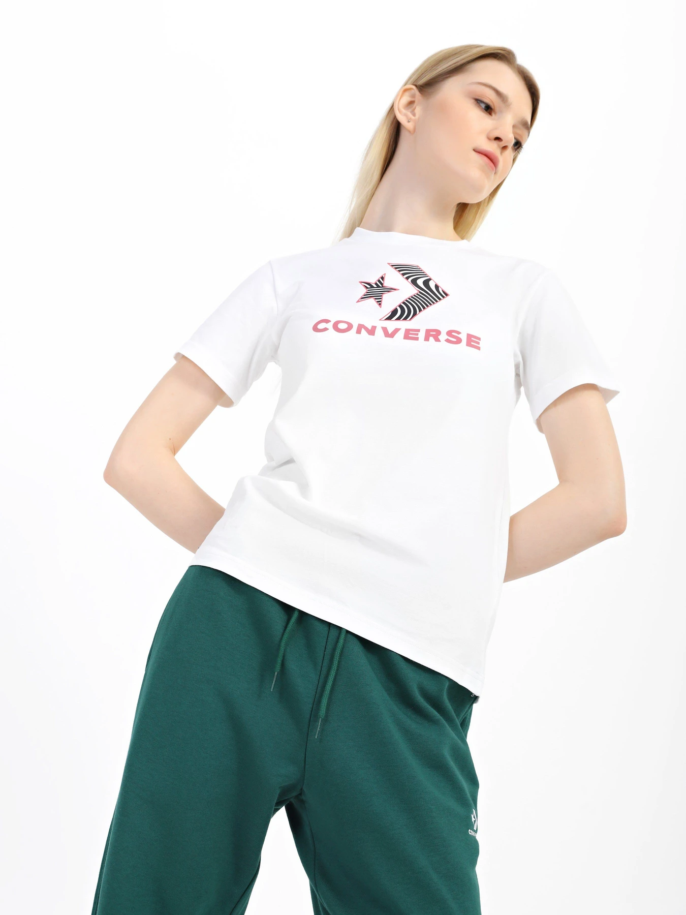 Футболки і поло CONVERSE Star Chevron модель 10024022-102 Футболки і поло CONVERSE Star Chevron модель 10024022-102 Фото