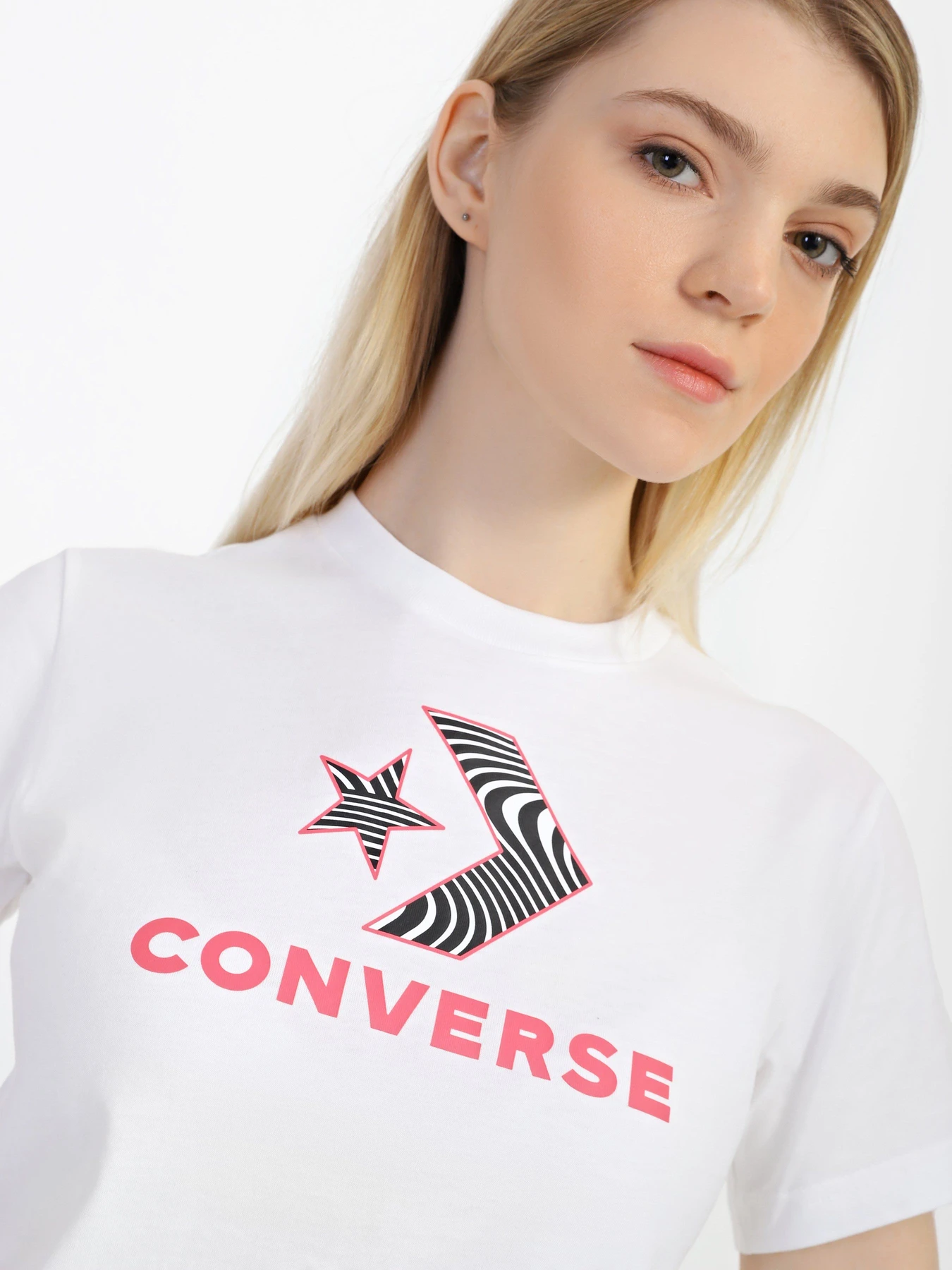 Футболки і поло CONVERSE Star Chevron модель 10024022-102 Футболки і поло CONVERSE Star Chevron модель 10024022-102 Фото
