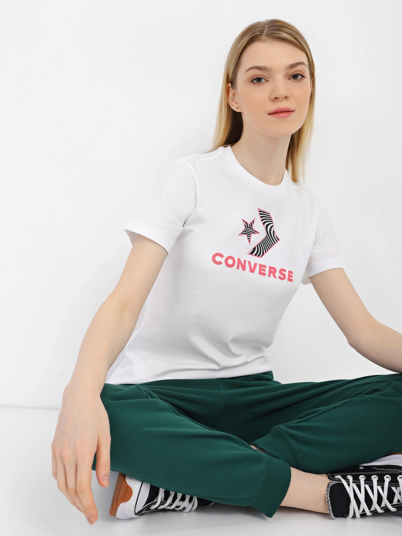Футболки і поло CONVERSE Star Chevron модель 10024022-102 Футболки і поло CONVERSE Star Chevron модель 10024022-102 Фото