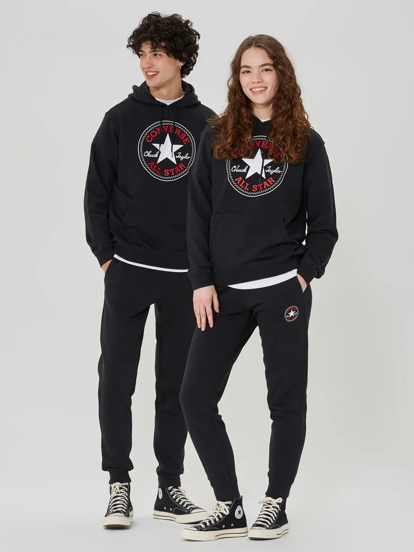 Брюки CONVERSE Stand Fit Chuck Patch модель 10025420-001 Фото