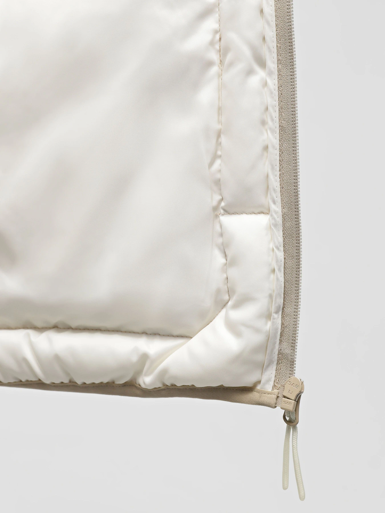 Куртки та дублянки CONVERSE Patch Pocket Puffer модель 10023798-274 Фото