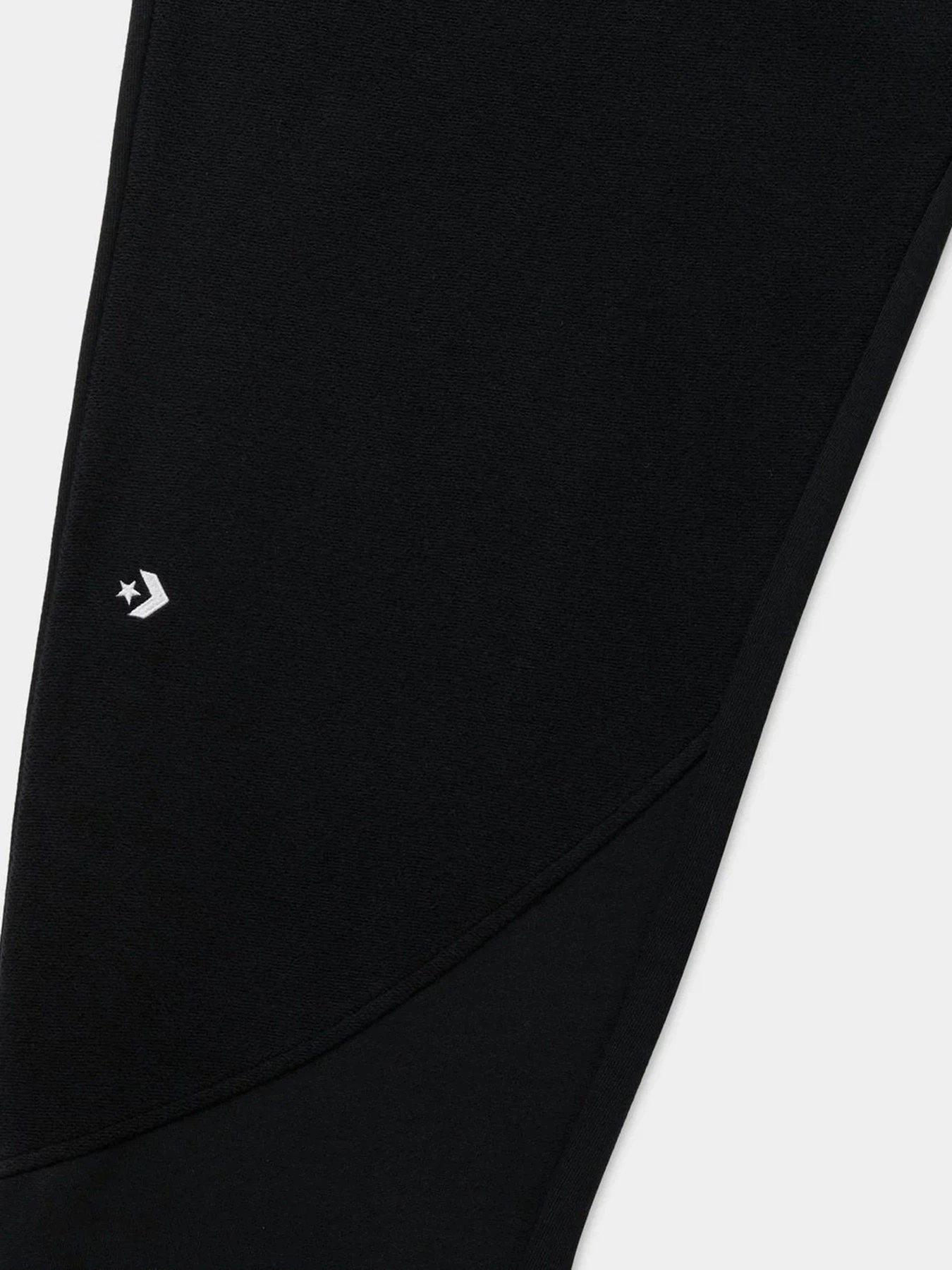 Штани CONVERSE Classic Fit Left Chest Star Chev Emb модель 10025270-001 Фото