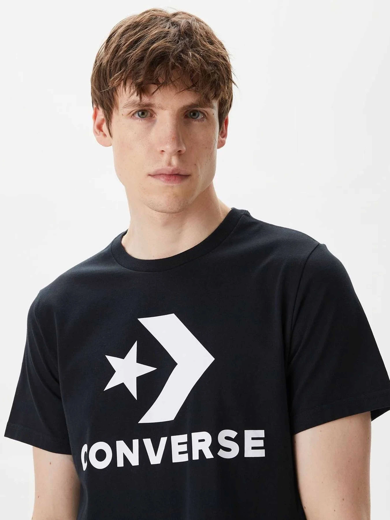 Футболки и поло CONVERSE STANDARD FIT CENTER FRONT LARG модель 10025458-001 Футболки и поло CONVERSE STANDARD FIT CENTER FRONT LARG модель 10025458-001 Фото
