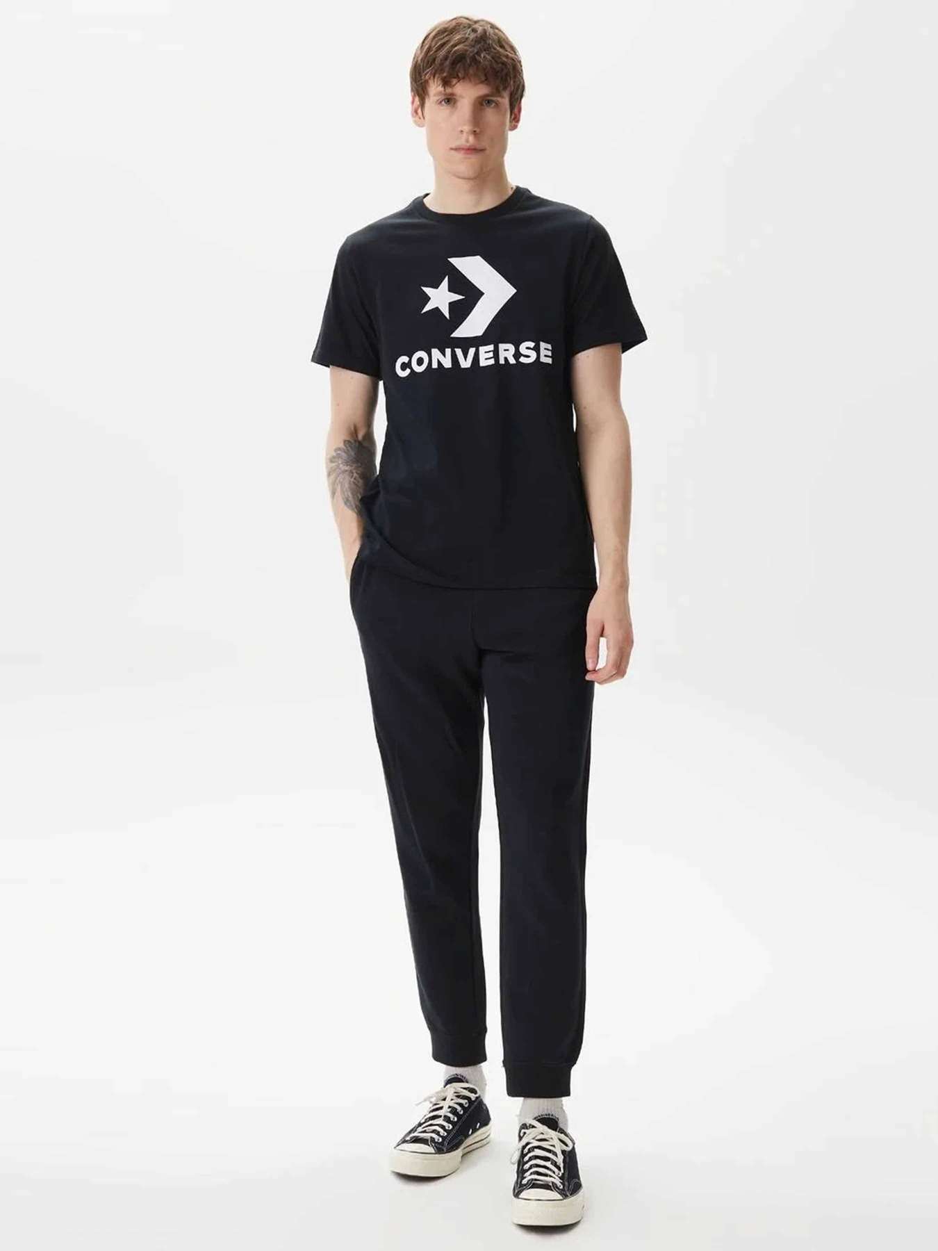 Футболки и поло CONVERSE STANDARD FIT CENTER FRONT LARG модель 10025458-001 Футболки и поло CONVERSE STANDARD FIT CENTER FRONT LARG модель 10025458-001 Фото