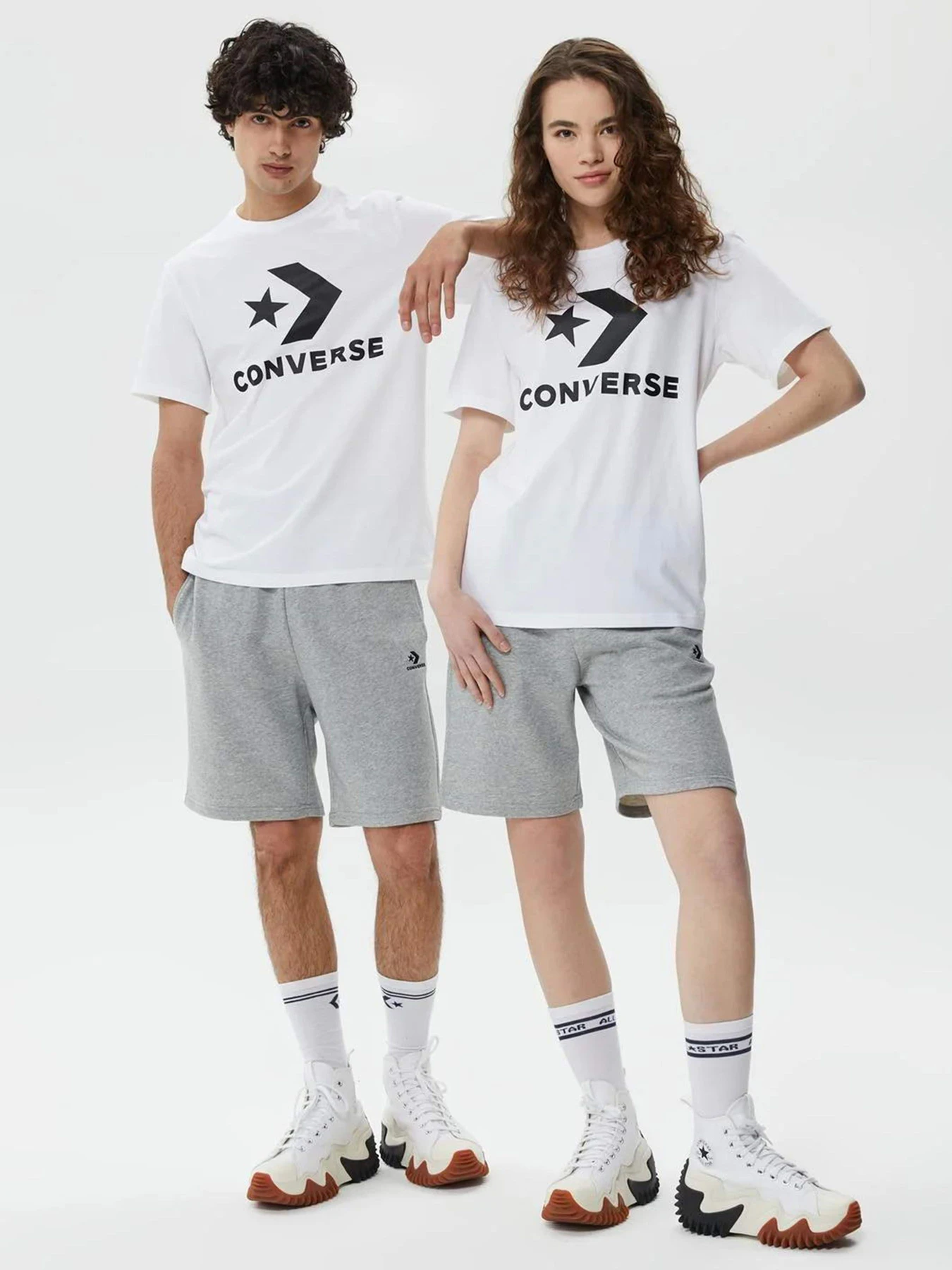 Футболки і поло CONVERSE STANDARD FIT CENTER FRONT LARG модель 10025458-102 Фото
