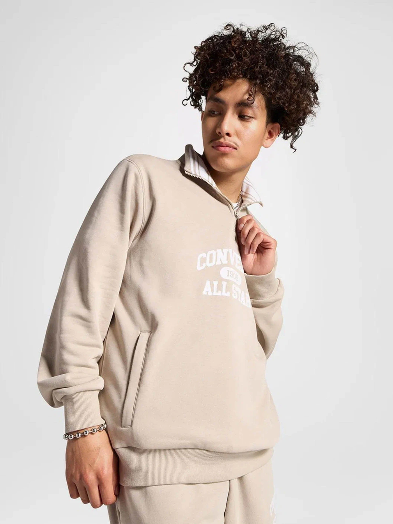 Худи и свитшоты CONVERSE CLASSIC SPORT CLASSICS QUARTER модель 10026710-251 Худи и свитшоты CONVERSE CLASSIC SPORT CLASSICS QUARTER модель 10026710-251 Фото
