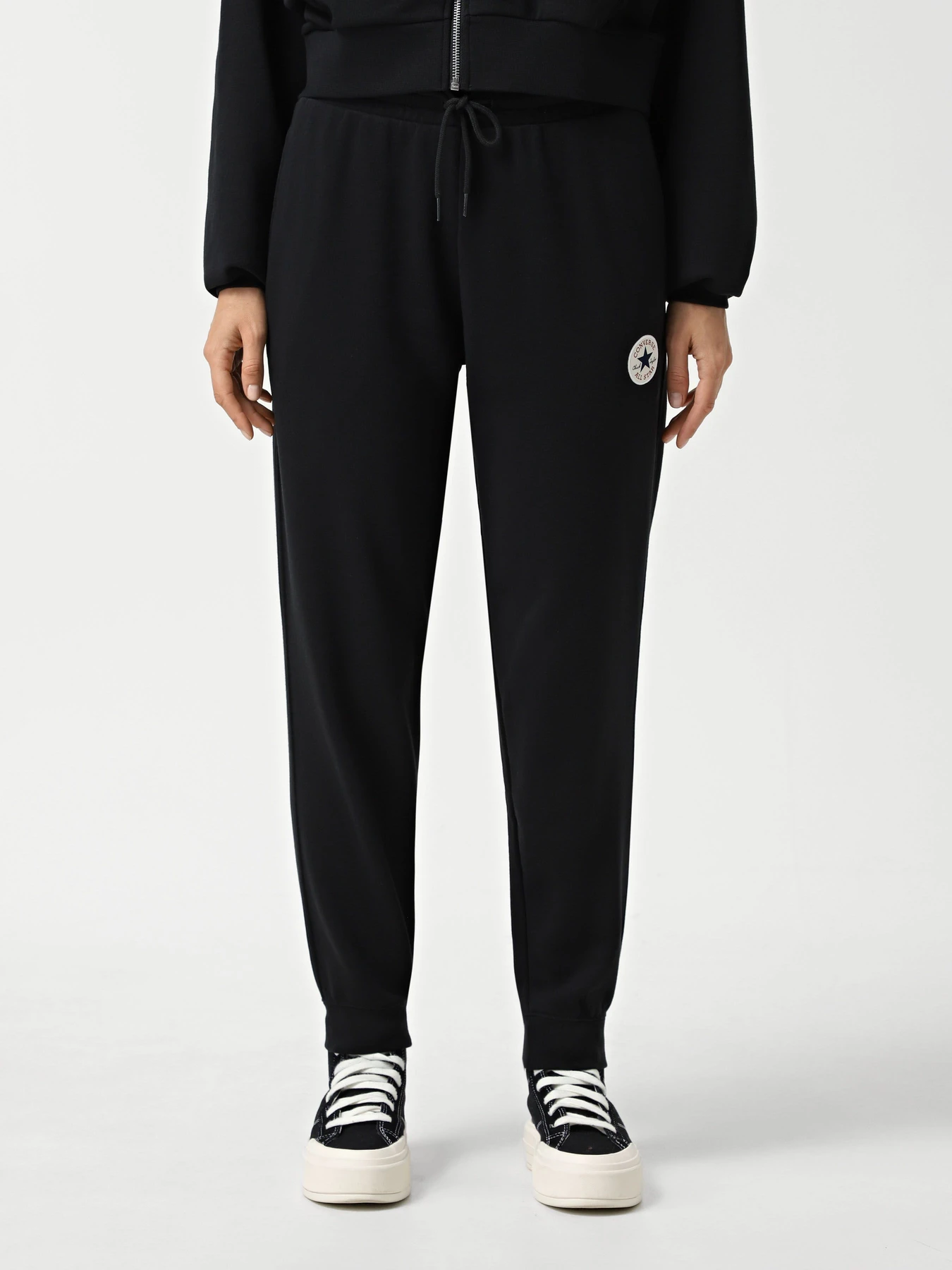 Штани CONVERSE CORE CHUCK PATCH модель 10026982-001 Штани CONVERSE CORE CHUCK PATCH модель 10026982-001 Фото