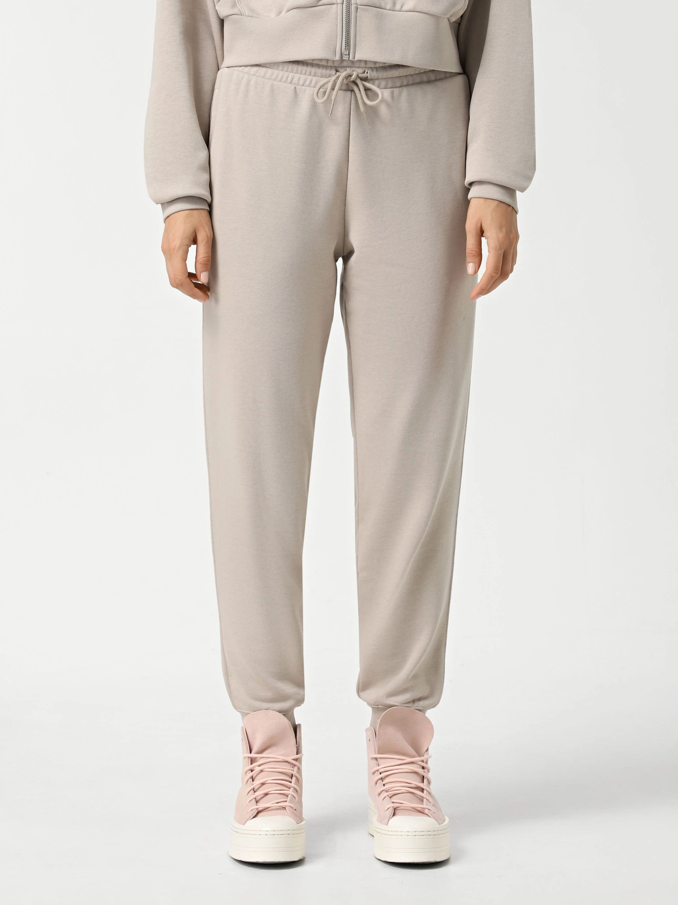 Штани CONVERSE CORE CHUCK PATCH модель 10026982-251 Штани CONVERSE CORE CHUCK PATCH модель 10026982-251 Фото