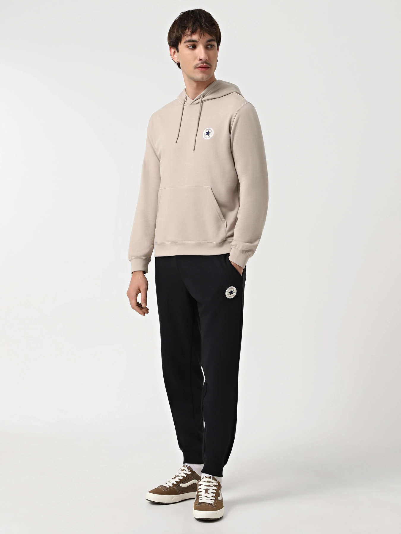 Худи и свитшоты CONVERSE STANDARD FIT CORE CHUCK PATCH модель 10026983-251 Худи и свитшоты CONVERSE STANDARD FIT CORE CHUCK PATCH модель 10026983-251 Фото