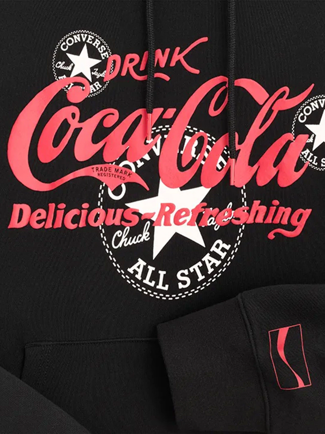Худи и свитшоты CONVERSE CONVERSE X COCA COLA модель CVM5H502-BLK Худи и свитшоты CONVERSE CONVERSE X COCA COLA модель CVM5H502-BLK Фото