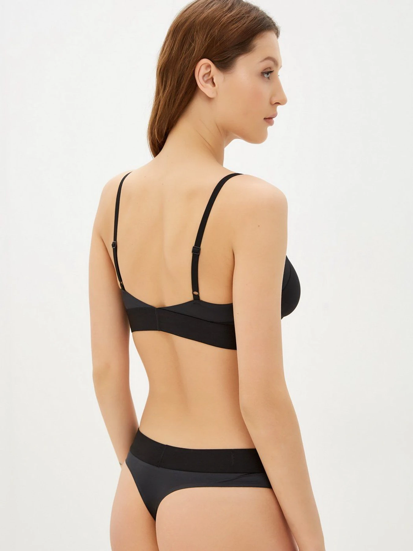Нижнее белье Calvin Klein Underwear модель QF6664E_UB1 Нижнее белье Calvin Klein Underwear модель QF6664E_UB1 Фото