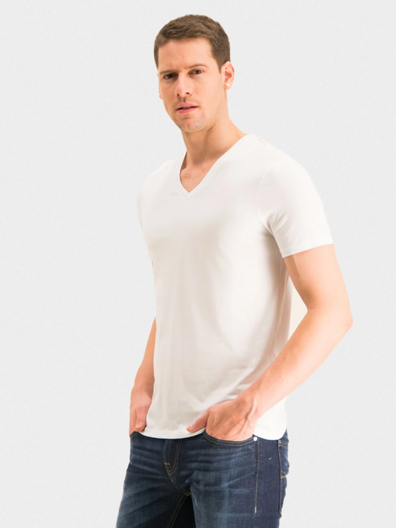 Футболки і поло Armani Exchange модель 8NZT75-ZJA5Z-1100 Футболки і поло Armani Exchange модель 8NZT75-ZJA5Z-1100 Фото