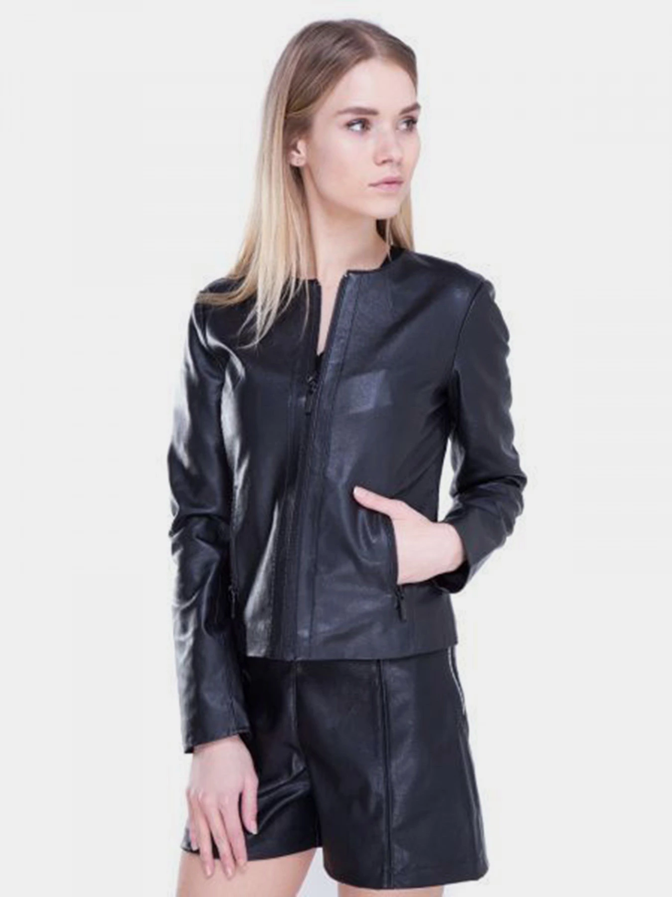 Куртки и дубленки Armani Exchange модель QZ673 Фото