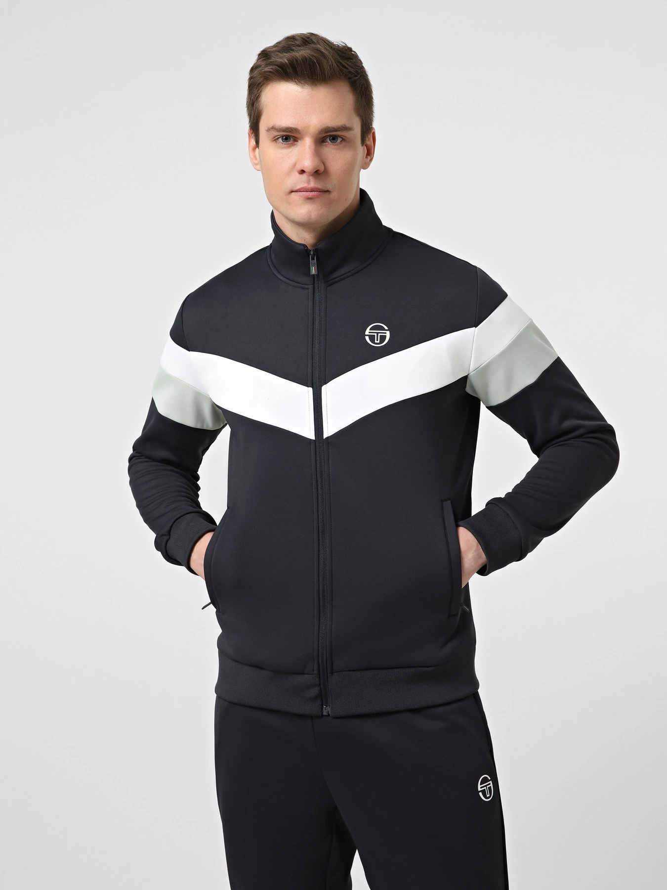 Костюмы Sergio Tacchini NICOLO TRACKSUIT модель STA261M402-02 Костюмы Sergio Tacchini NICOLO TRACKSUIT модель STA261M402-02 Фото
