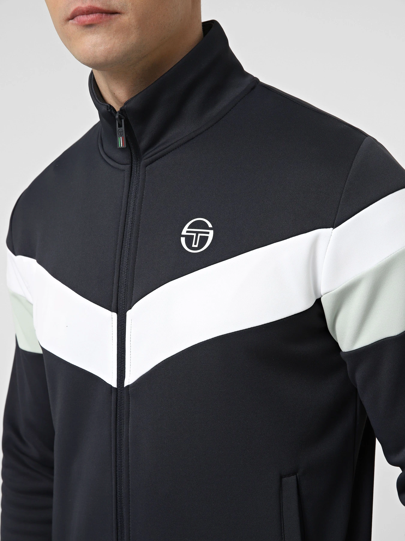 Костюмы Sergio Tacchini NICOLO TRACKSUIT модель STA261M402-02 Костюмы Sergio Tacchini NICOLO TRACKSUIT модель STA261M402-02 Фото