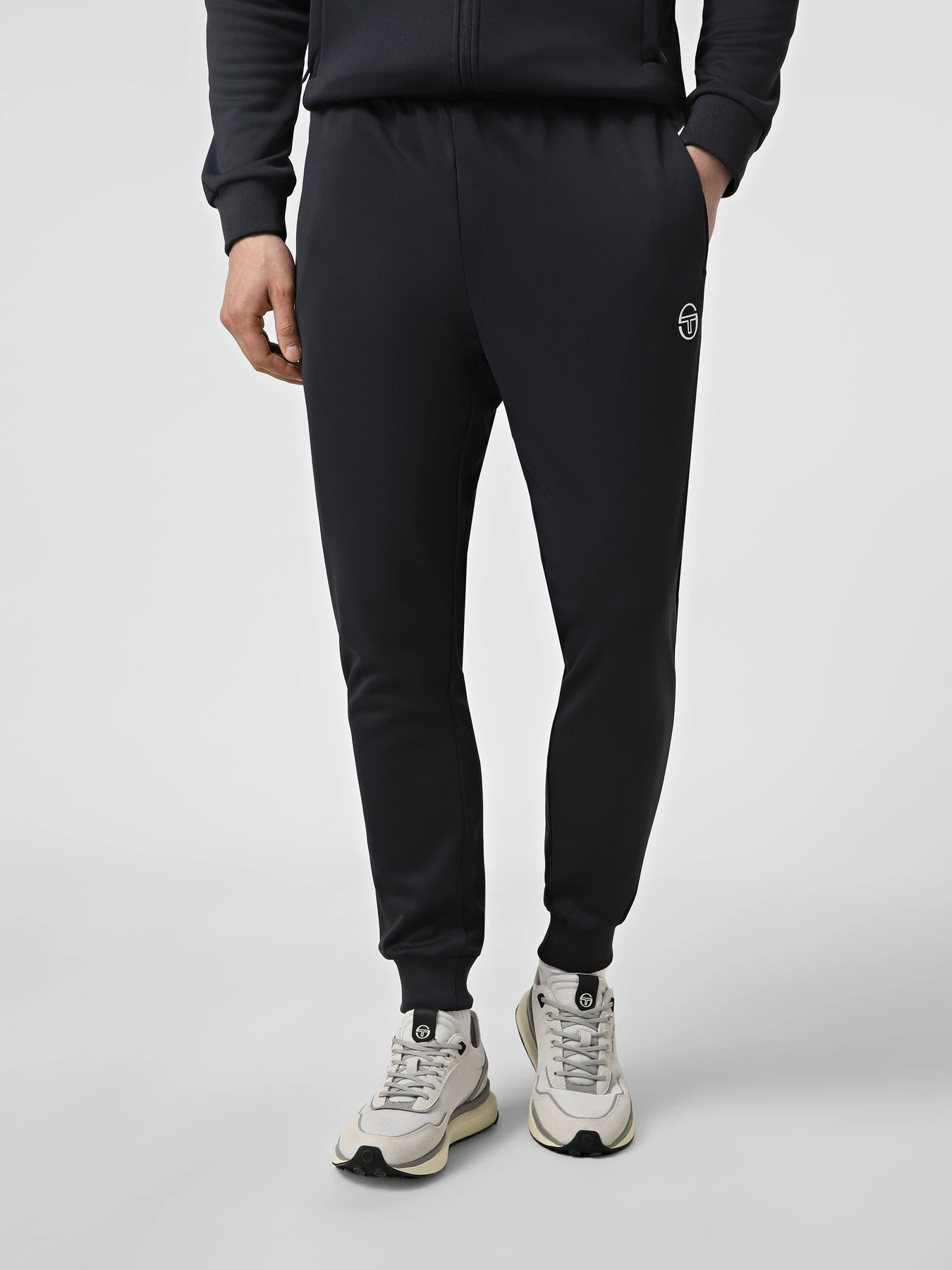 Костюмы Sergio Tacchini NICOLO TRACKSUIT модель STA261M402-02 Костюмы Sergio Tacchini NICOLO TRACKSUIT модель STA261M402-02 Фото