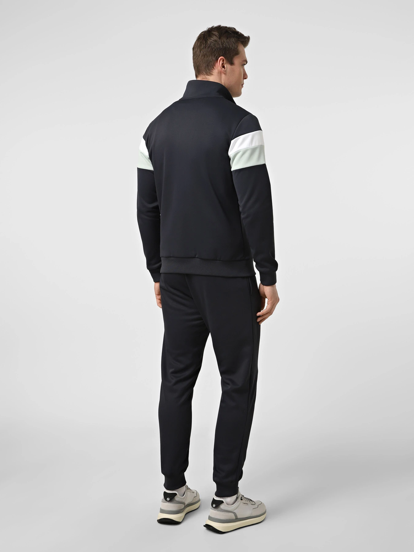 Костюмы Sergio Tacchini NICOLO TRACKSUIT модель STA261M402-02 Костюмы Sergio Tacchini NICOLO TRACKSUIT модель STA261M402-02 Фото