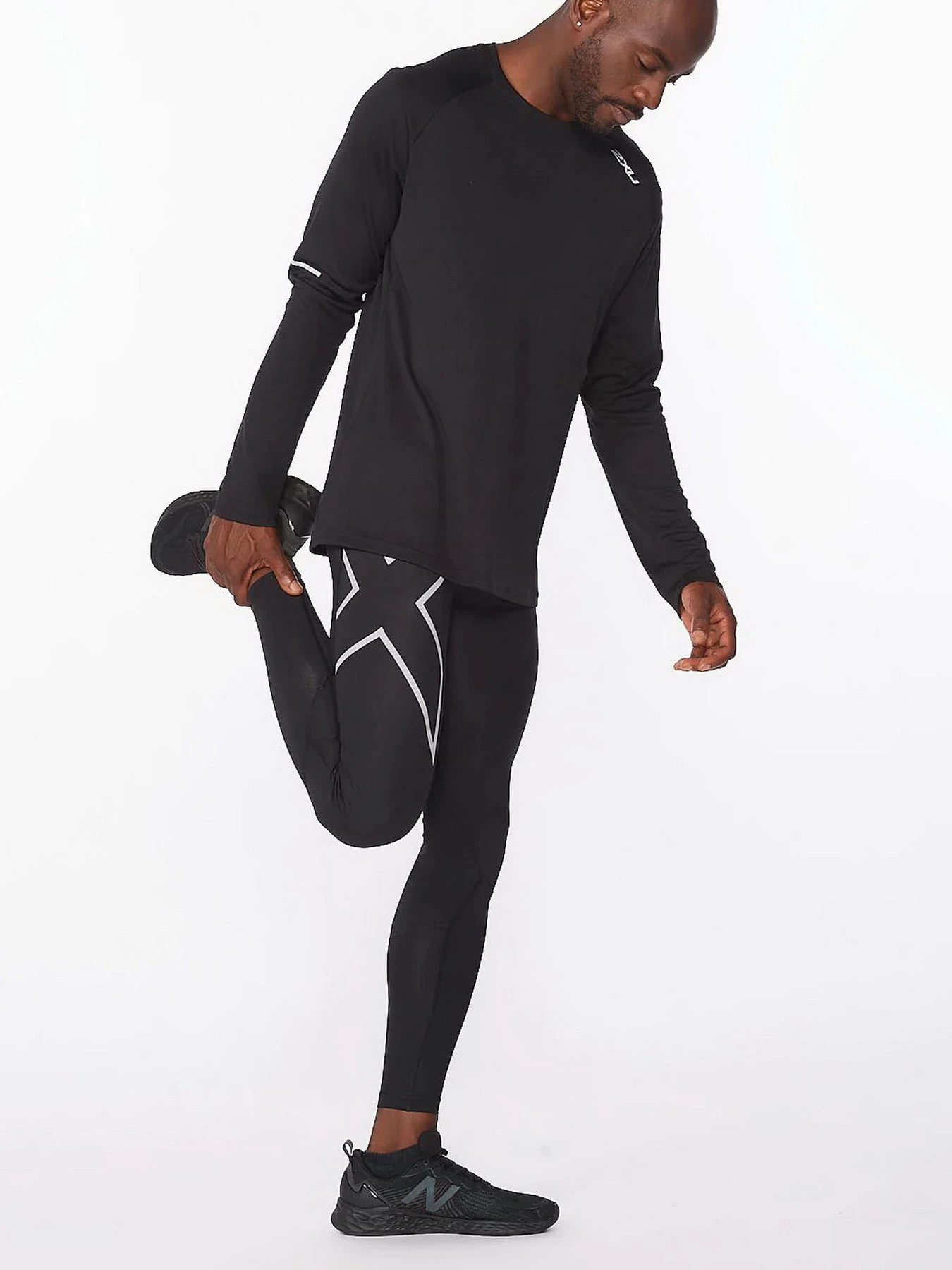 Худи и свитшоты 2XU Aero модель MR6556a-BLK/SRF Худи и свитшоты 2XU Aero модель MR6556a-BLK/SRF Фото