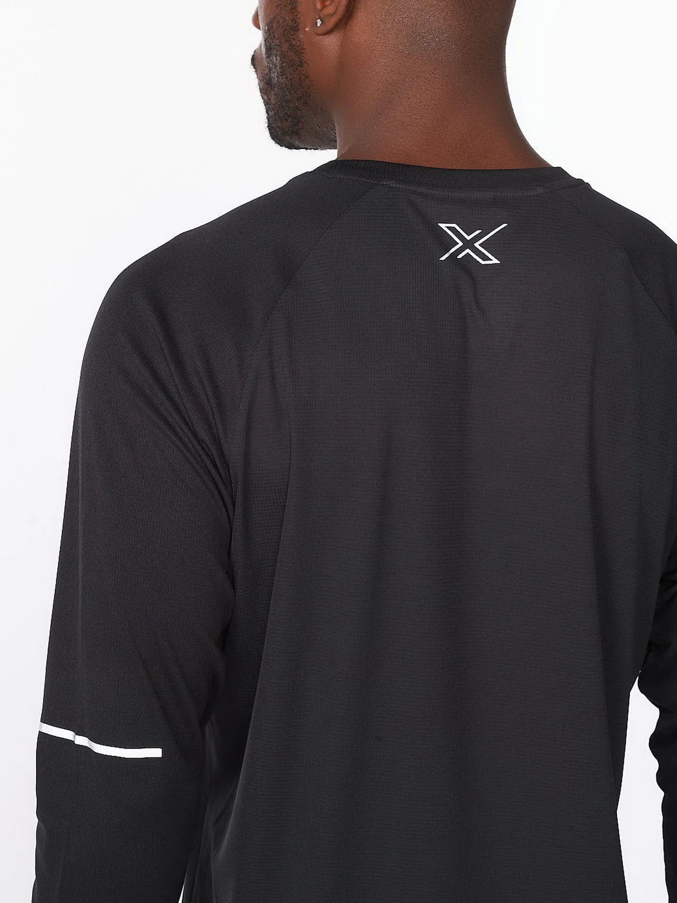 Худи и свитшоты 2XU Aero модель MR6556a-BLK/SRF Худи и свитшоты 2XU Aero модель MR6556a-BLK/SRF Фото