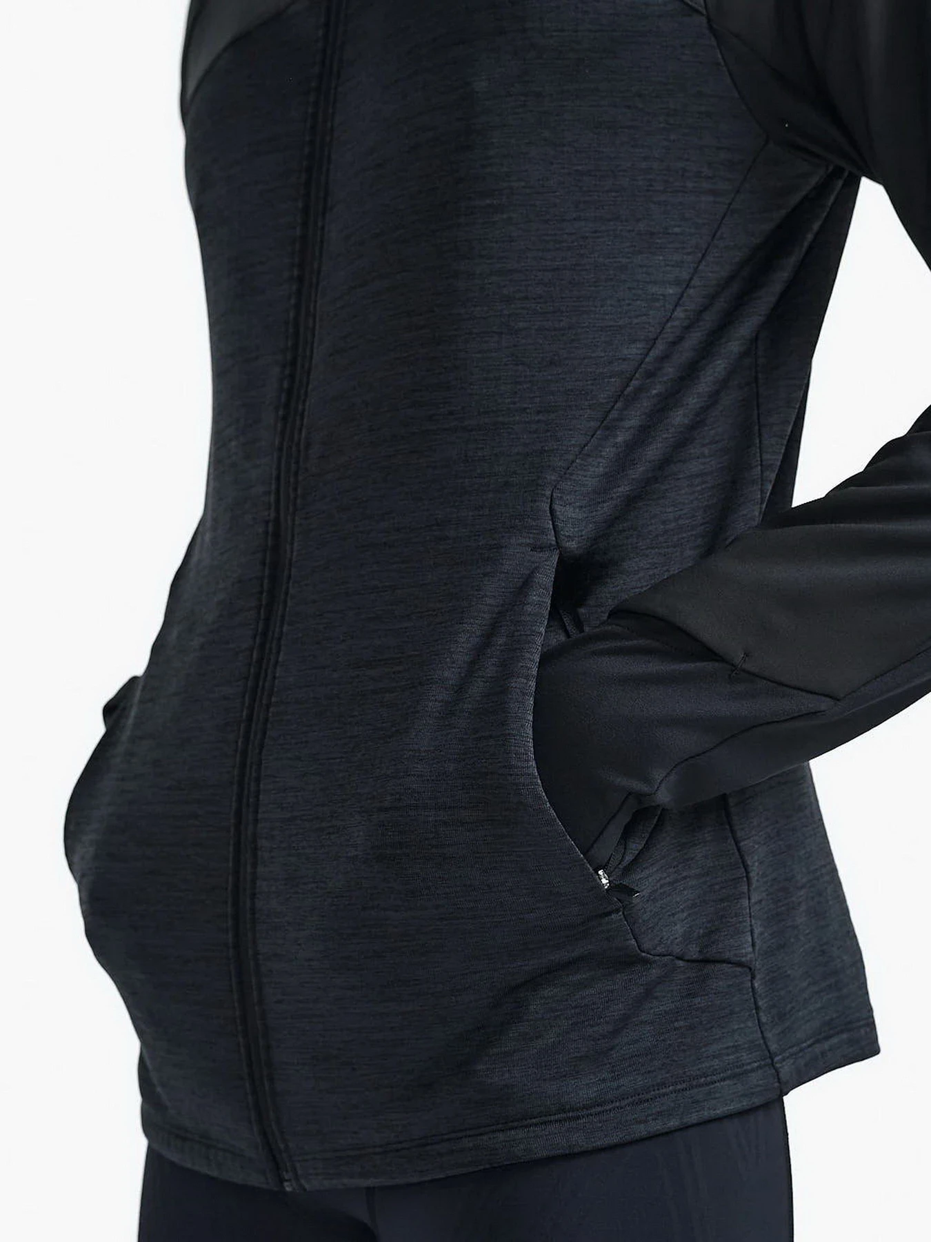 Худи и свитшоты 2XU Ignition Shield Hooded Mid Layer модель MR6829a-BLK/BRF Фото