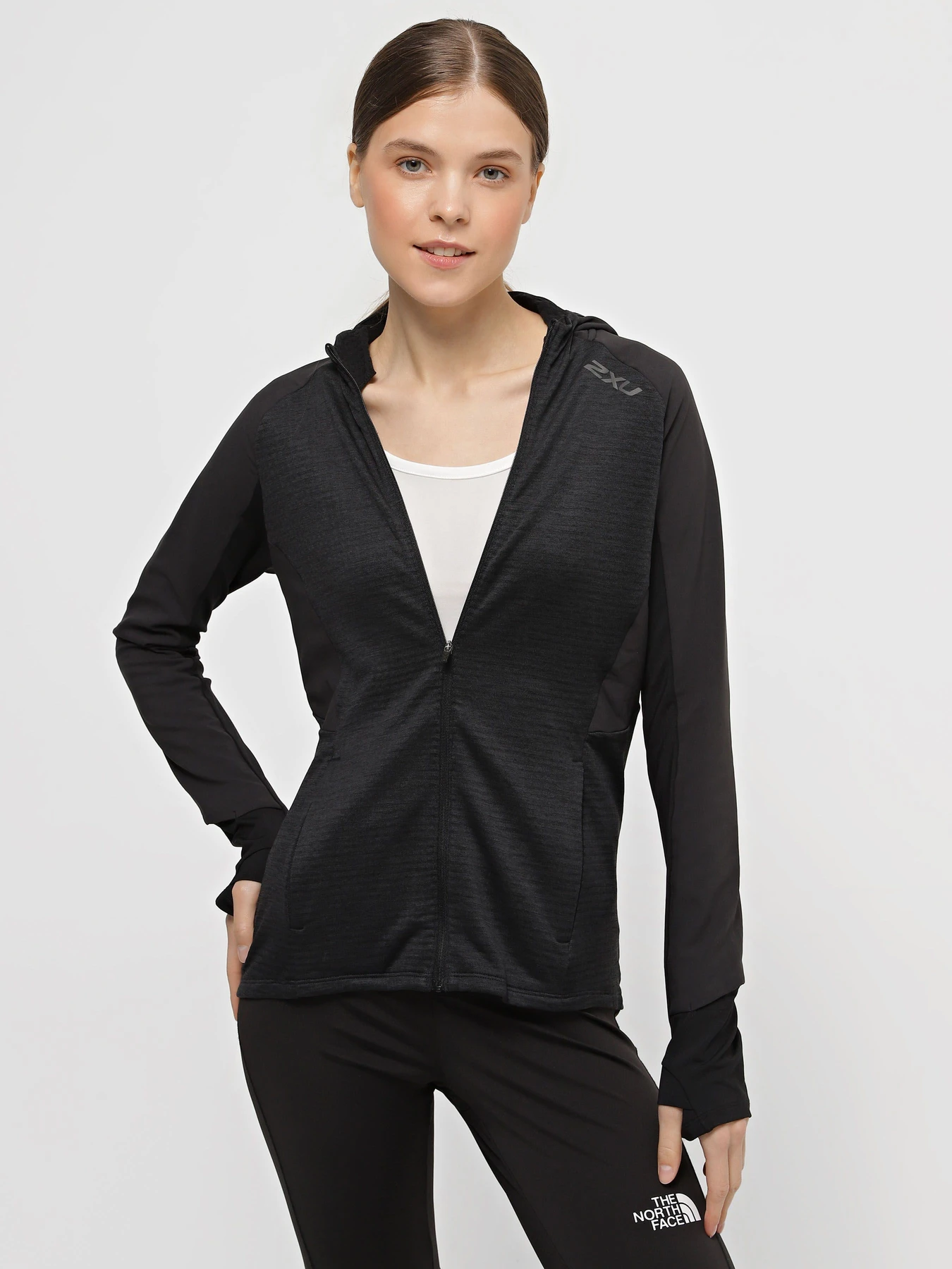 Худи и свитшоты 2XU Ignition Shield Hooded Mid-Layer модель WR6833a-BLK/BRF Фото